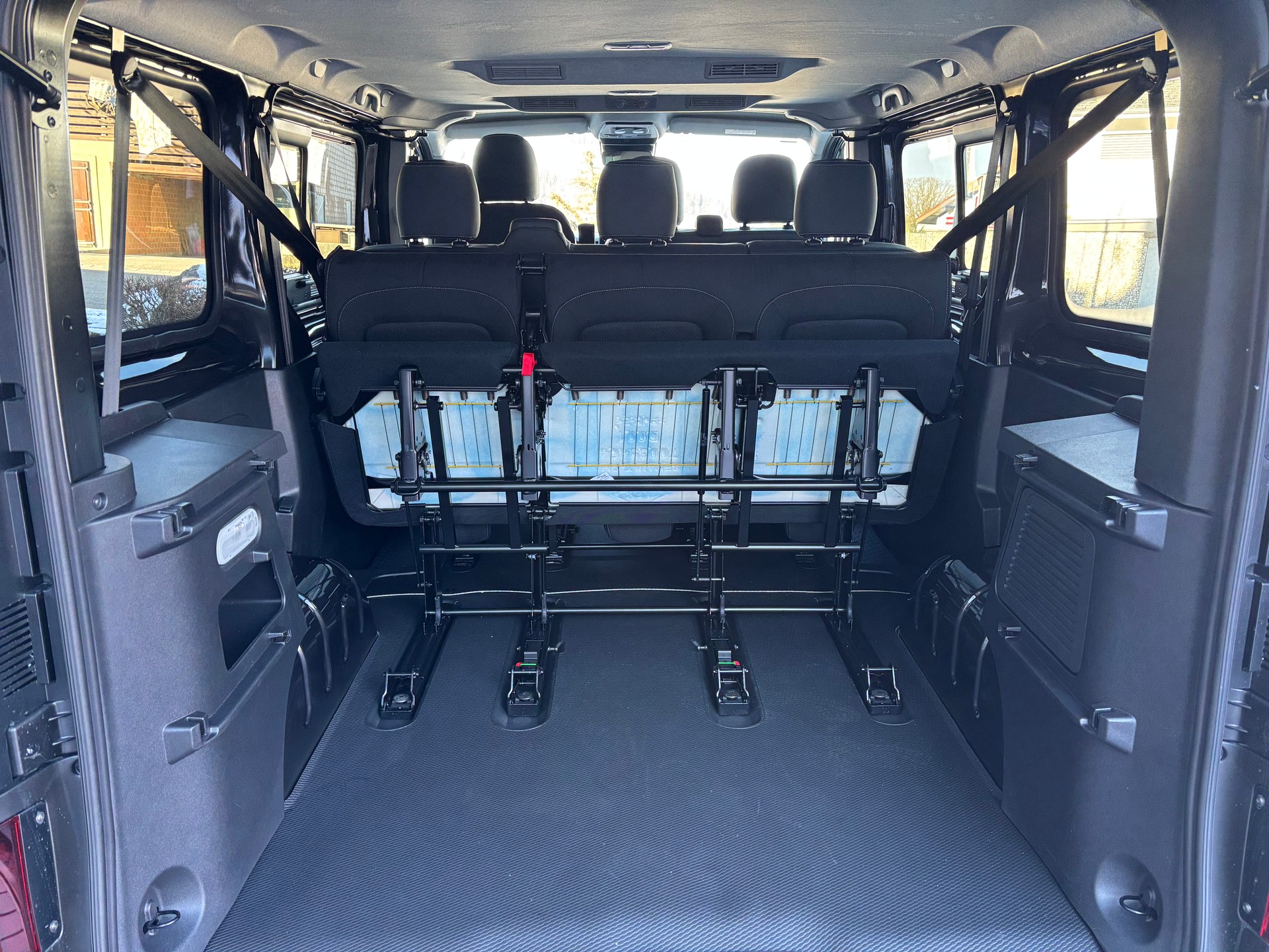 NISSAN Primastar 170 AT9 L1 H1 Tekna 9Plätzer-image-6