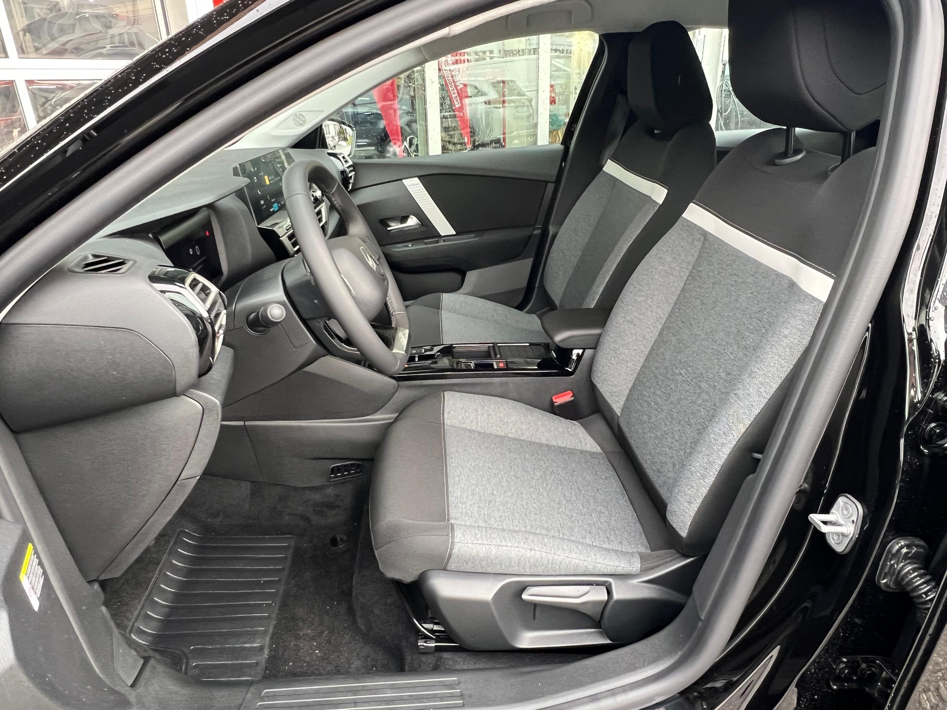 CITROEN C4 1.2 Hybrid You-image-11