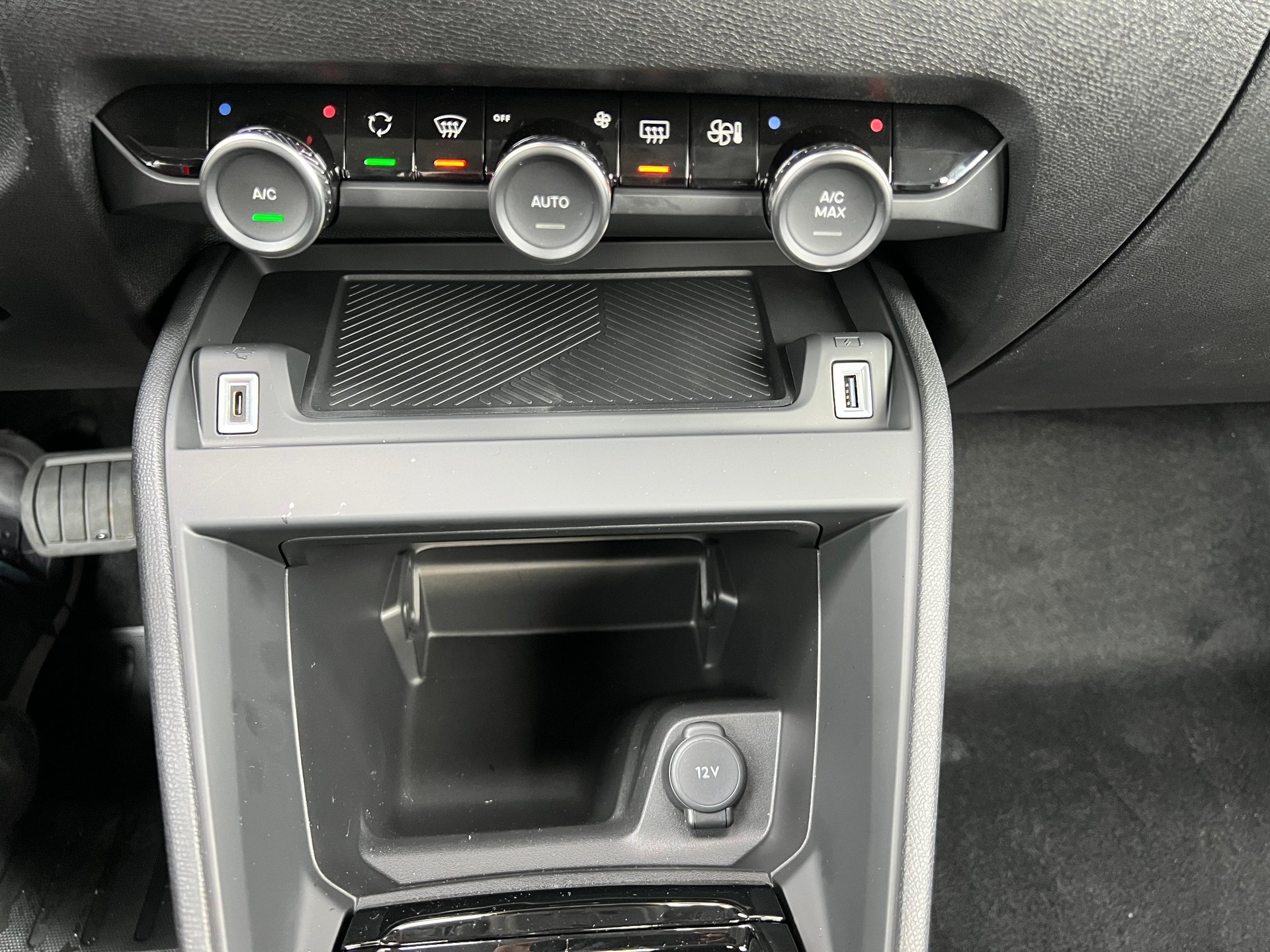 CITROEN C4 1.2 Hybrid You-image-14