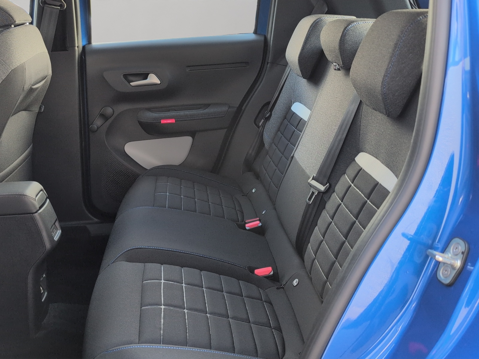 CITROEN C3 1.2i MHEV Tonic DCS6 / Dach schwarz / limitierte Serie / 5 Jahre CH-Herstellergarantie-image-11