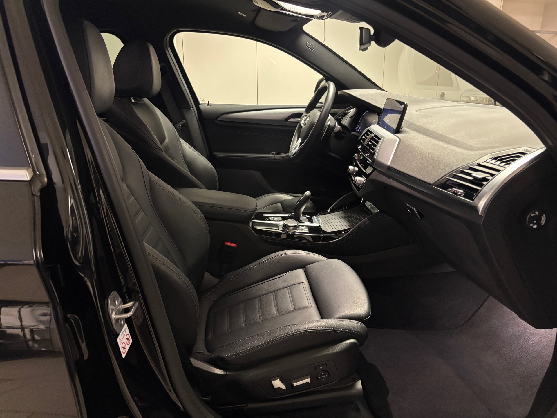 BMW X4 xDrive 48V 20d Steptronic-image-12