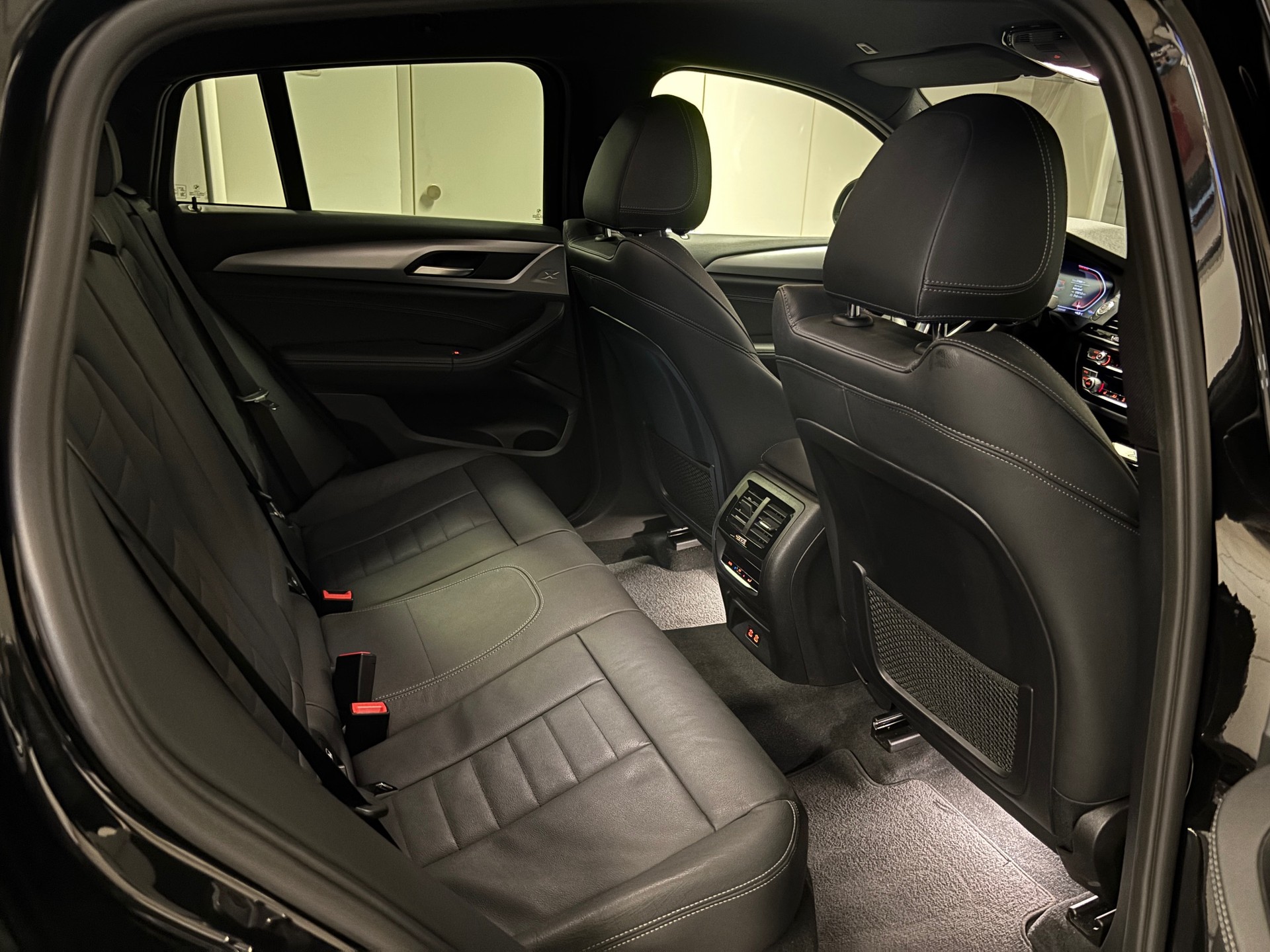BMW X4 xDrive 48V 20d Steptronic-image-9