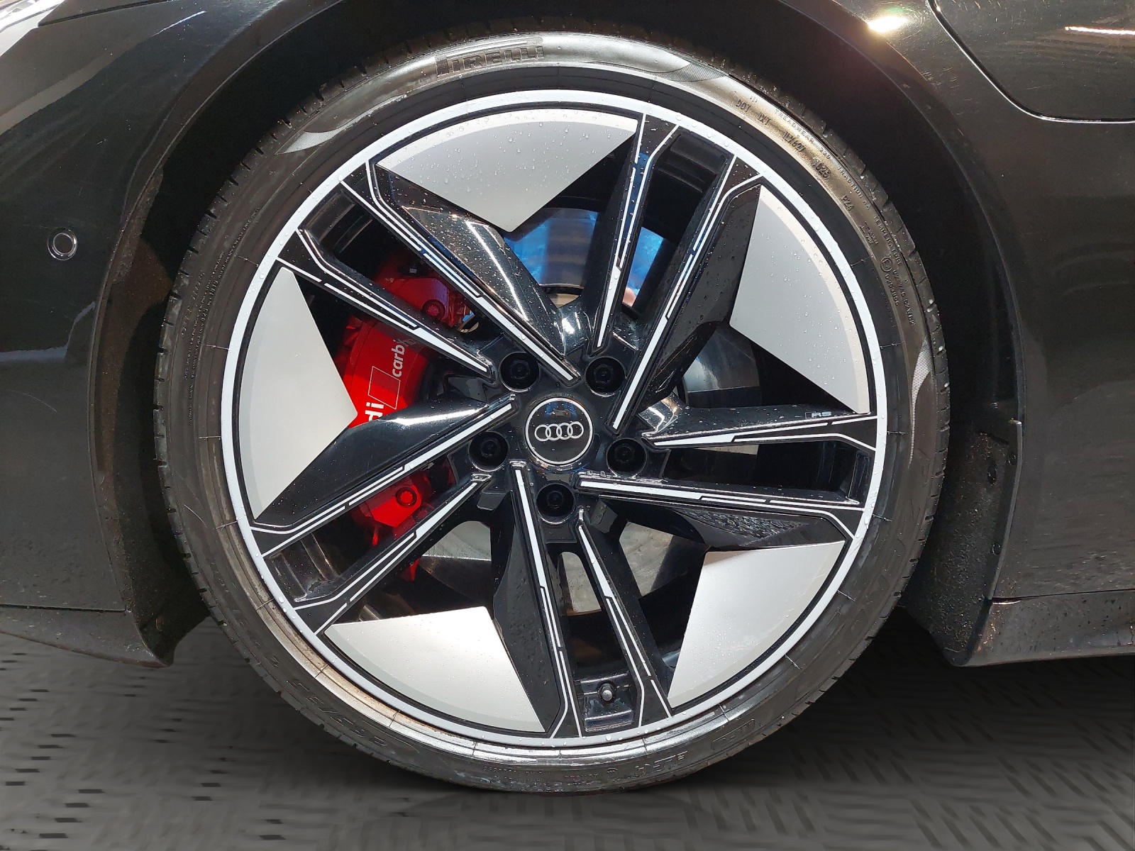 AUDI RS e-tron GT quattro-image-12