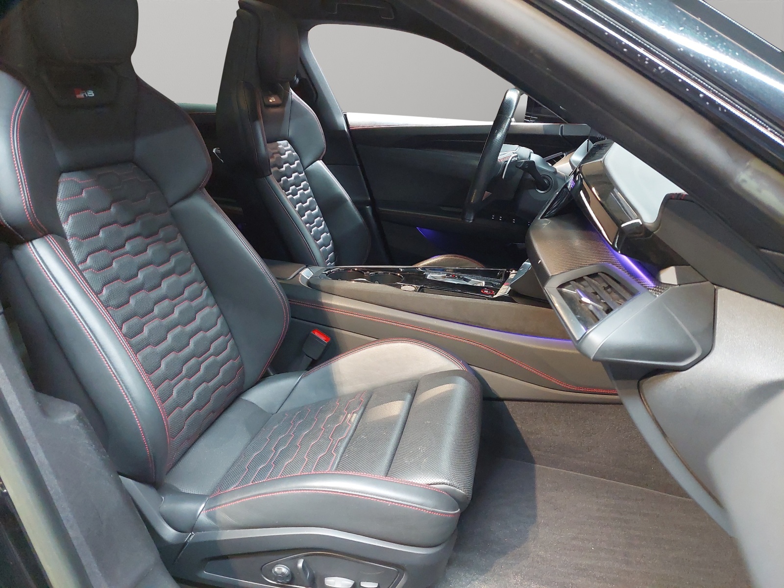 AUDI RS e-tron GT quattro-image-8