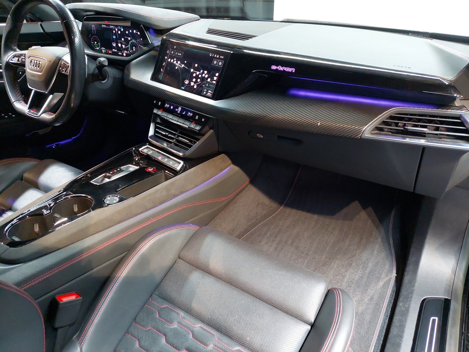 AUDI RS e-tron GT quattro-image-9