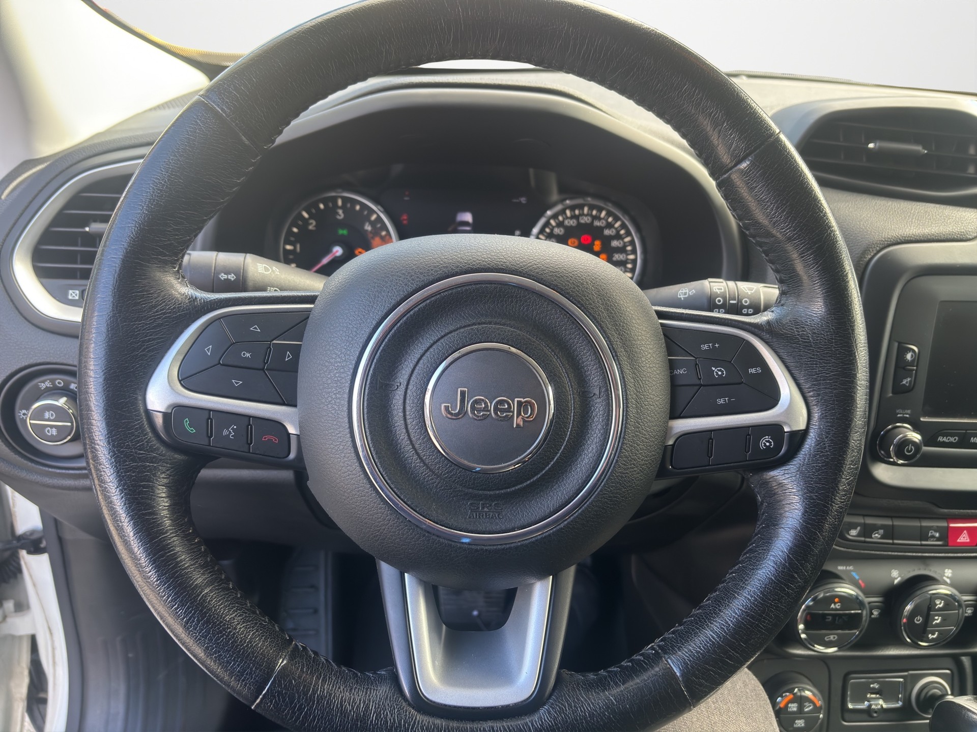 JEEP Renegade 2.0 CRD Limited AWD + Low Range 9ATX-image-9
