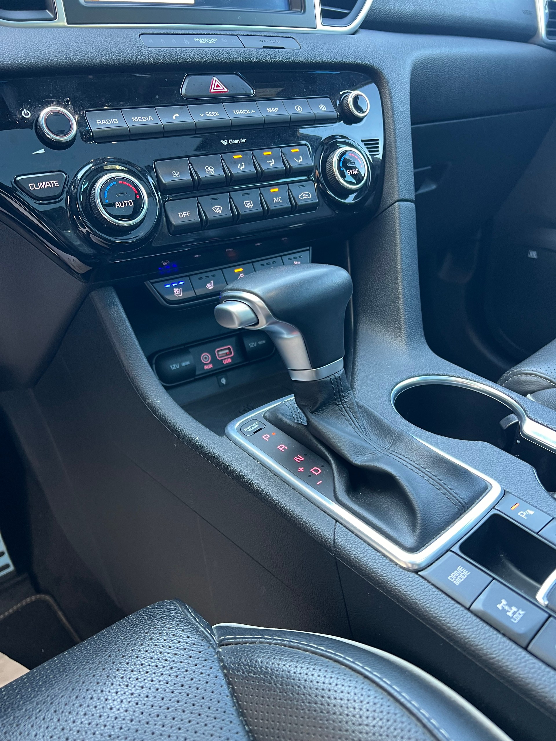 KIA Sportage 1.6 T-GDi Style GT Line 4WD Automat-image-12