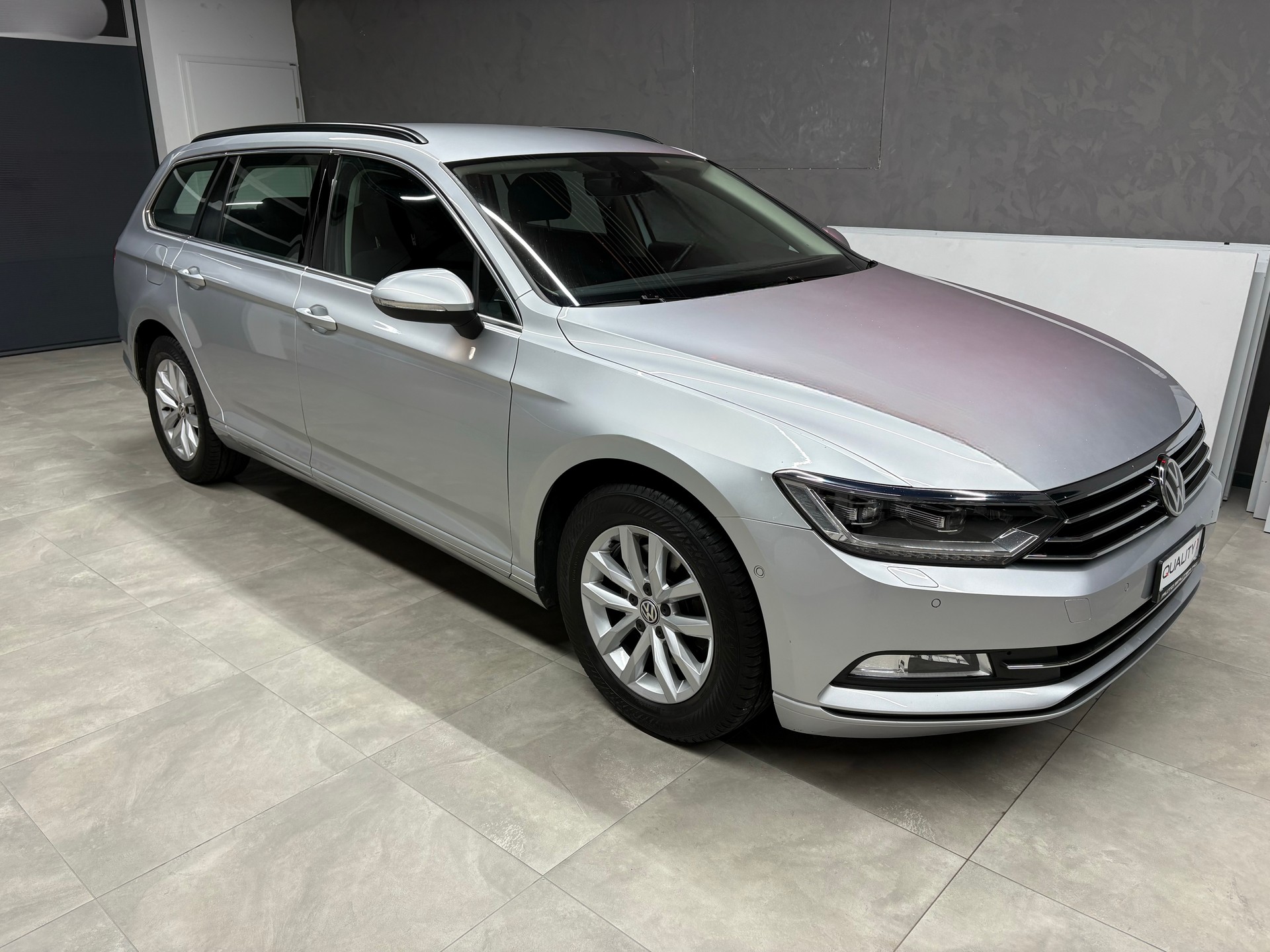 VW Passat Variant 2.0 TDI BMT DSG 4Motion-image-0