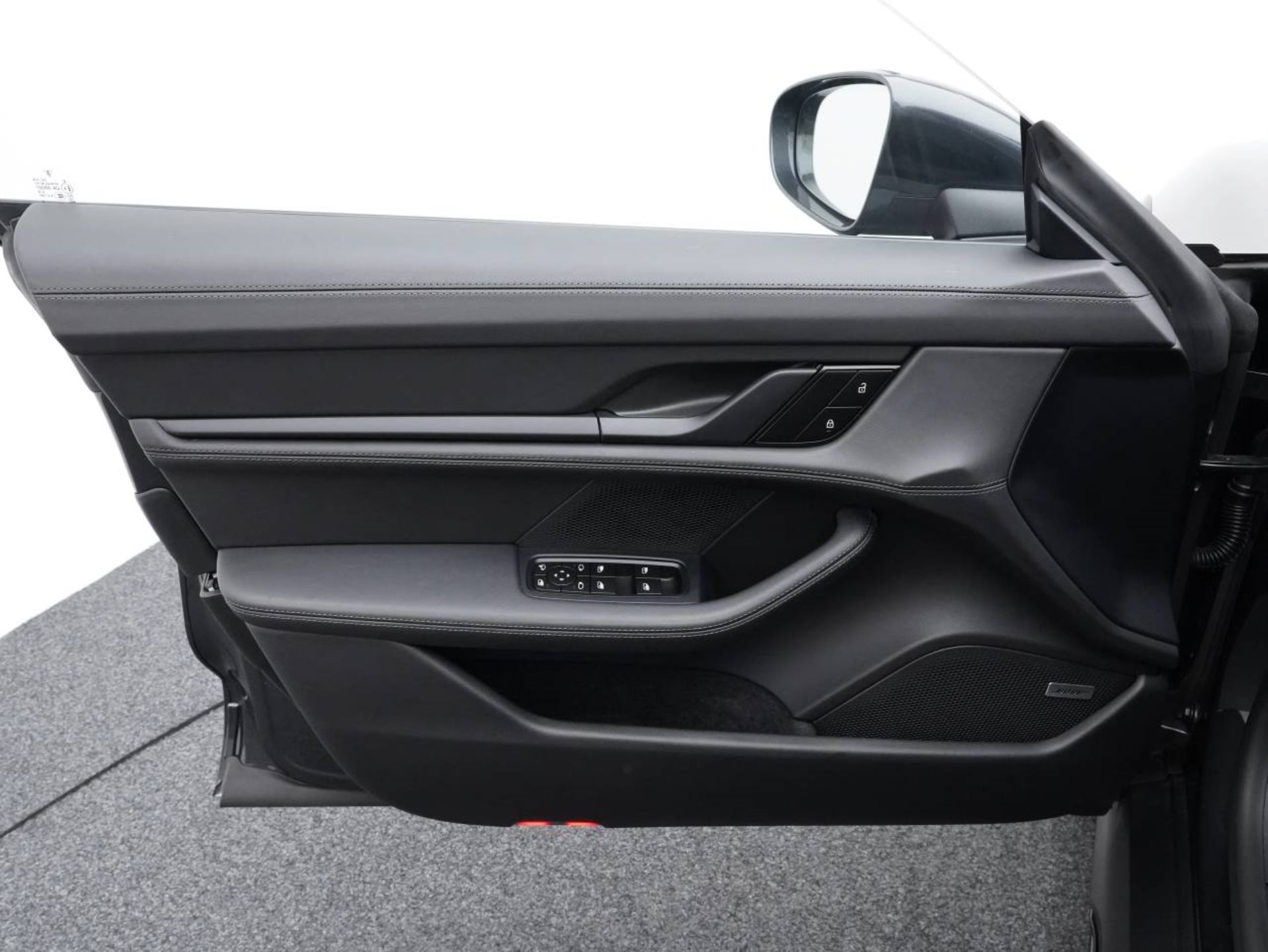 PORSCHE Taycan 4 Cross Turismo-image-20