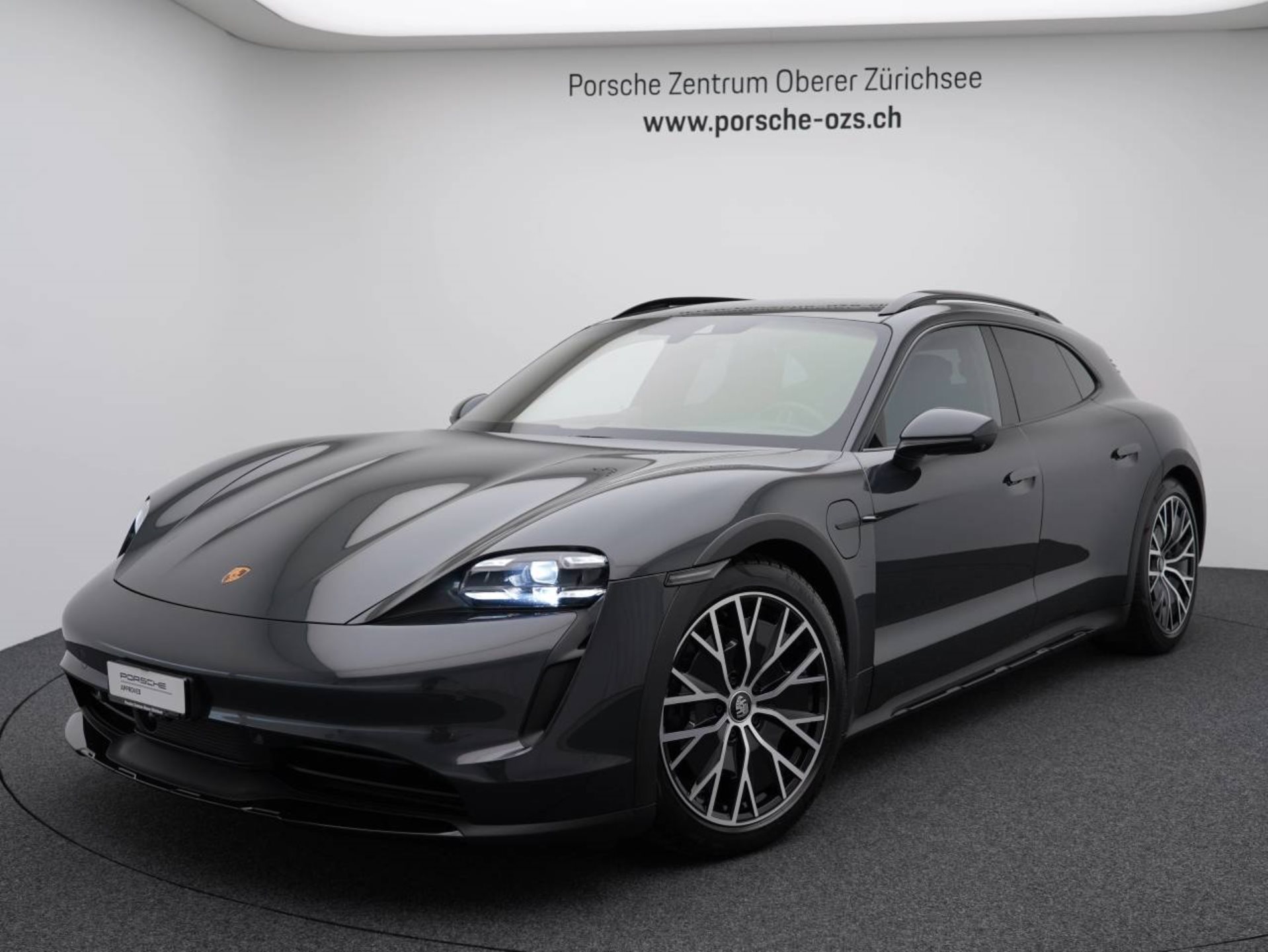 PORSCHE Taycan 4 Cross Turismo-image-0