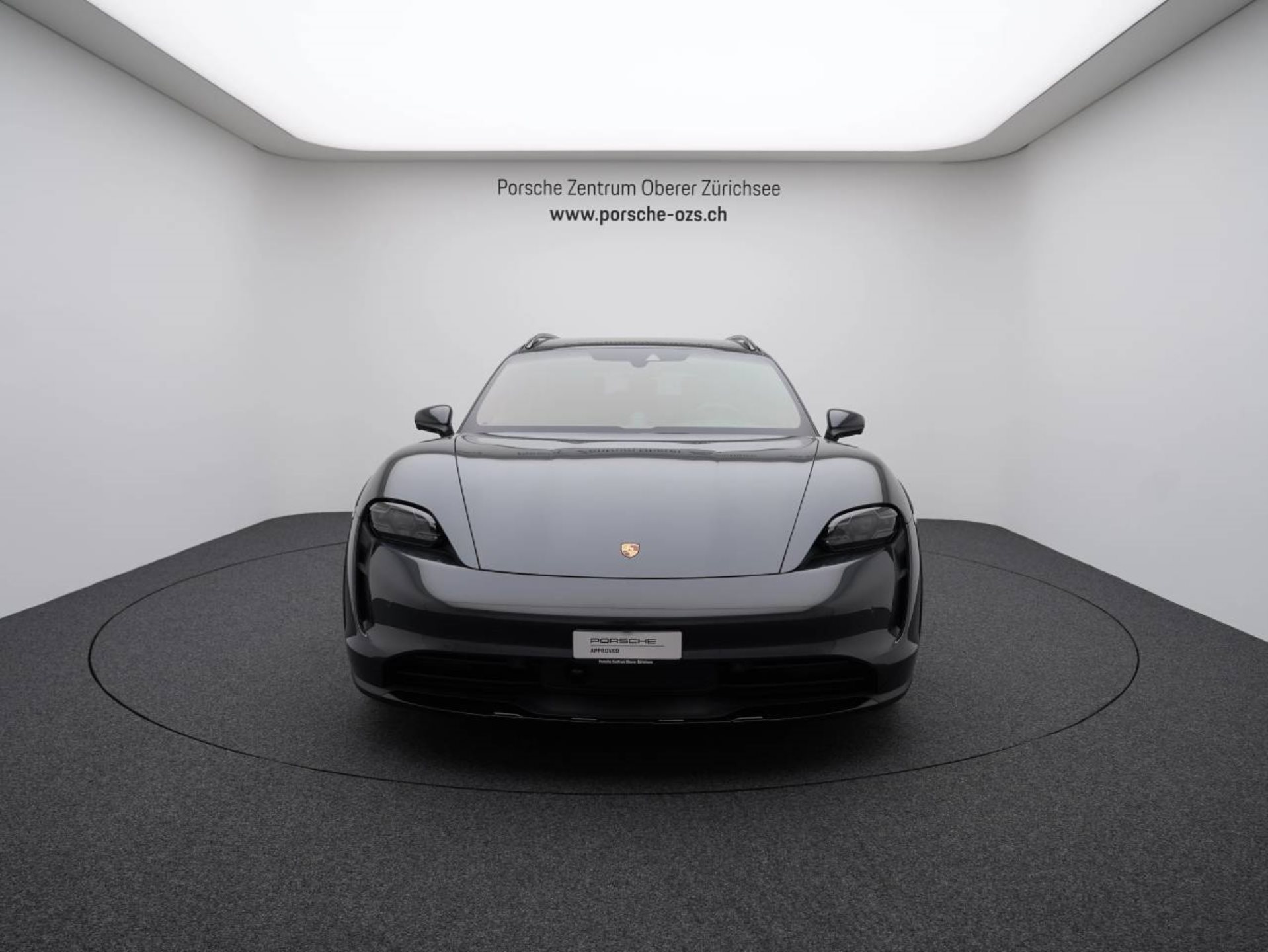 PORSCHE Taycan 4 Cross Turismo-image-9