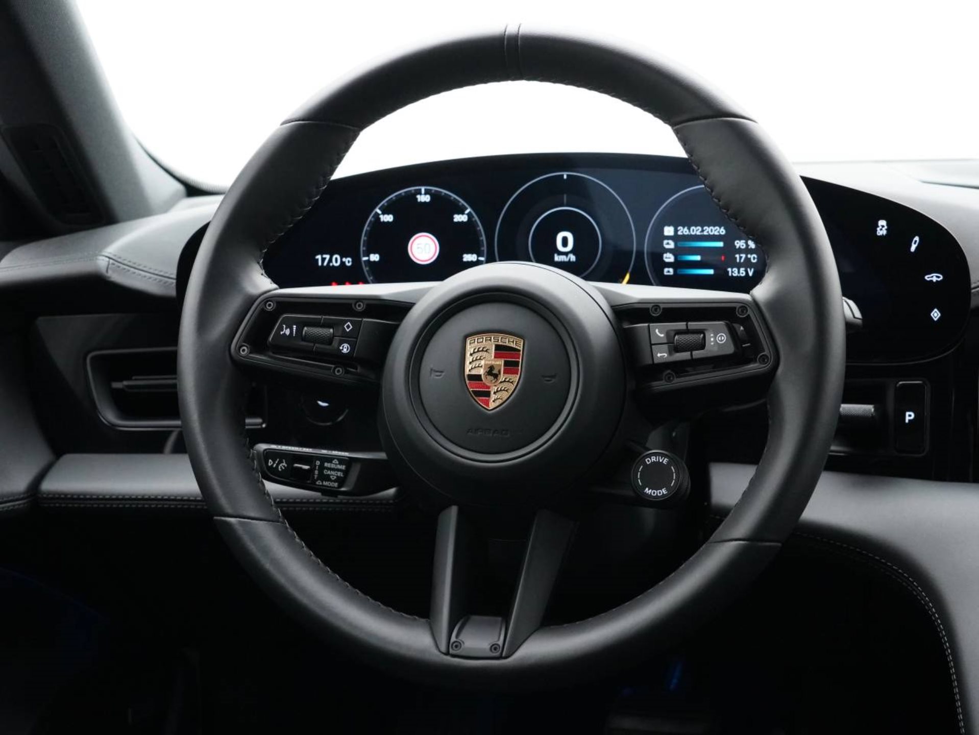 PORSCHE Taycan 4 Cross Turismo-image-15