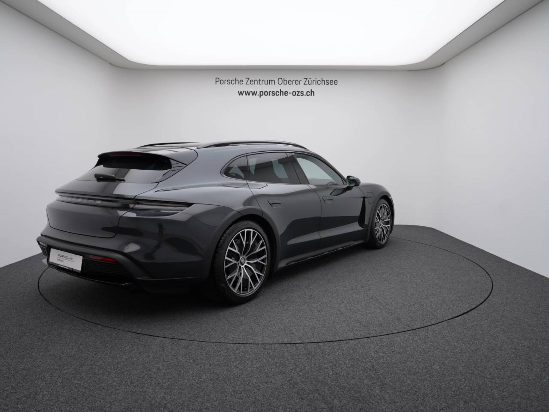 PORSCHE Taycan 4 Cross Turismo-image-6
