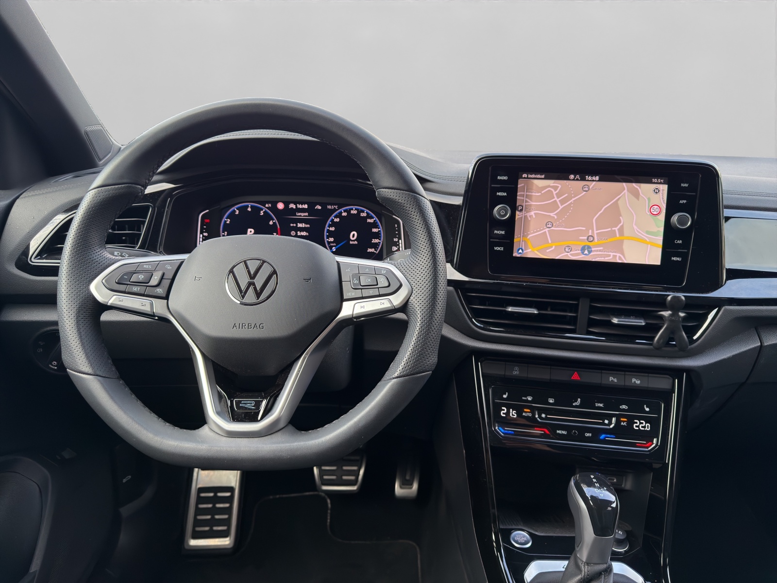VW T-Roc 2.0 TSI R-Line DSG 4Motion-image-9