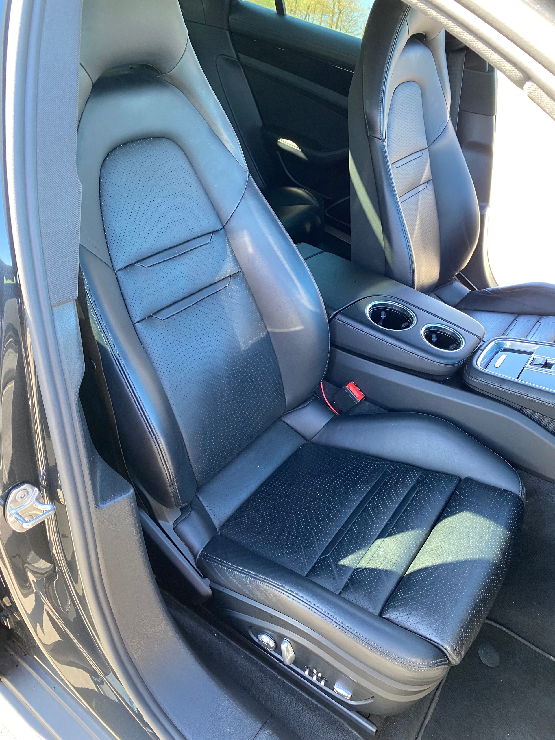 PORSCHE Panamera 4 E-Hybrid PDK-image-9