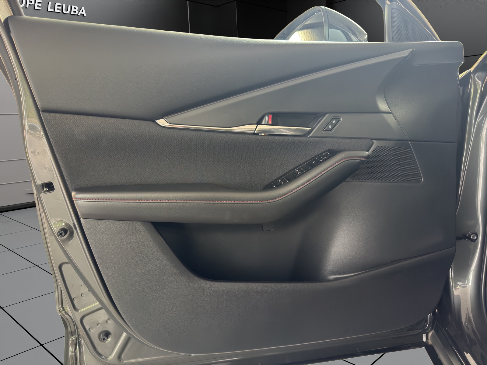 MAZDA CX-30 SKYACTIV-X 186 M Hybrid Homura AWD AT-image-6