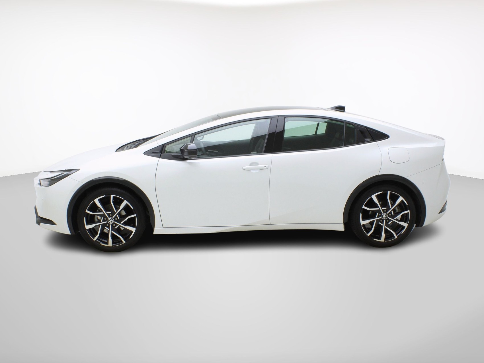 TOYOTA Prius 2.0 Plug-In-Hybrid Premium-image-2