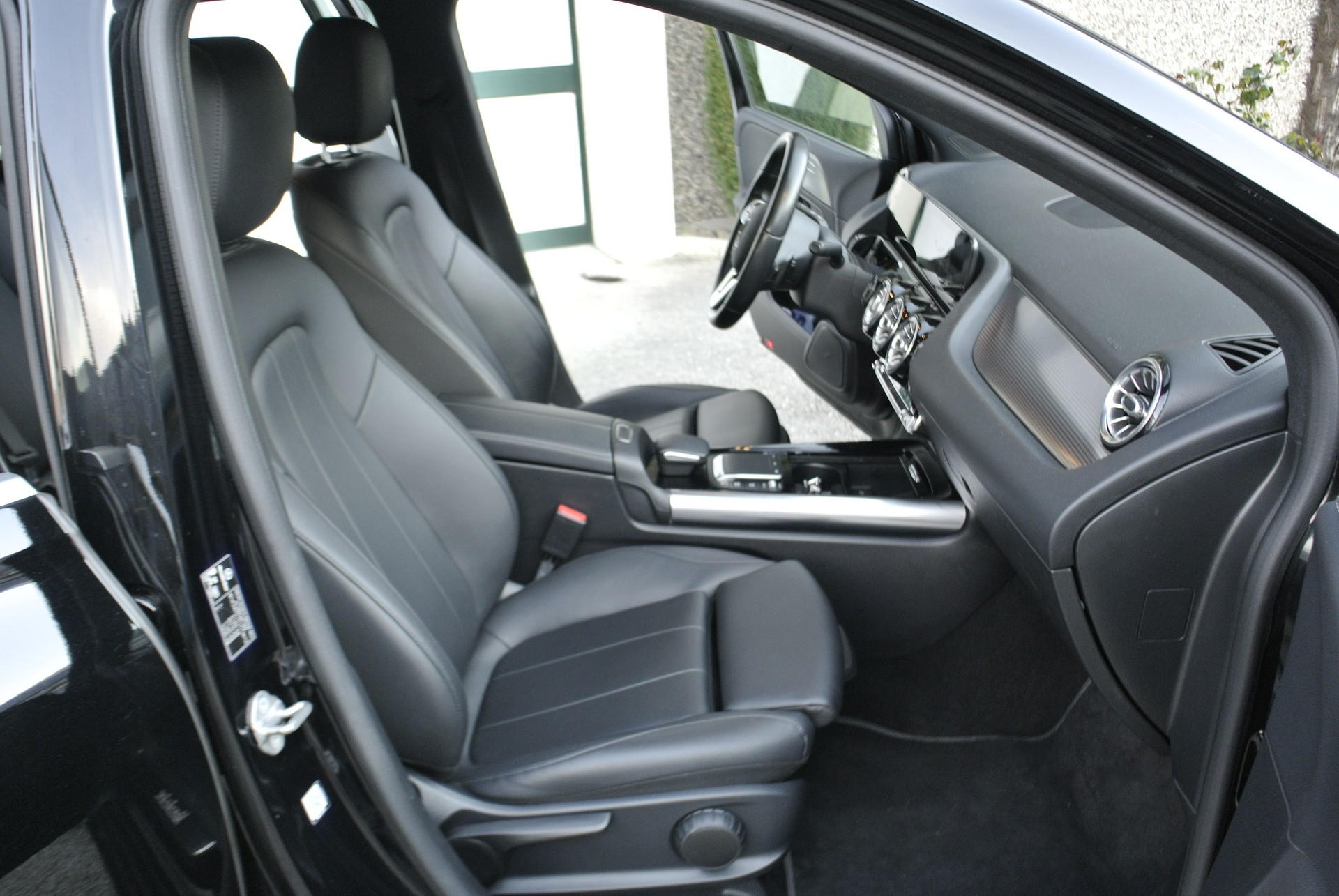 MERCEDES-BENZ B 220 d 4Matic Style 8G-DCT-image-4