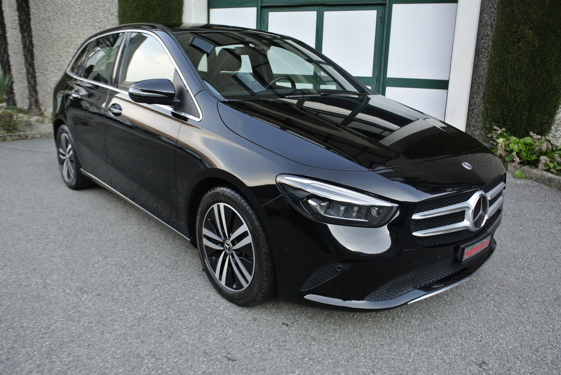 MERCEDES-BENZ B 220 d 4Matic Style 8G-DCT-showroom-element-3