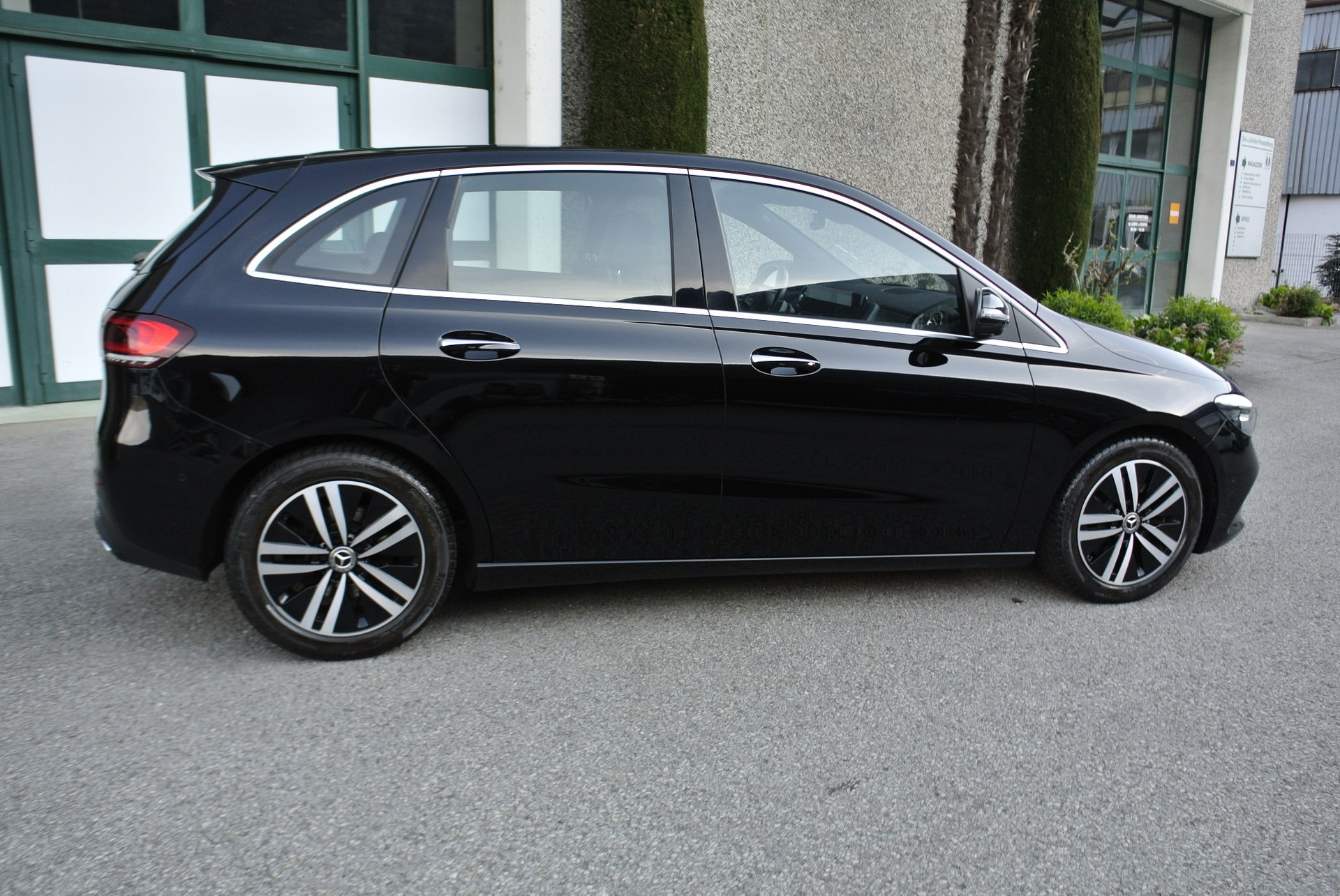 MERCEDES-BENZ B 220 d 4Matic Style 8G-DCT-image-16