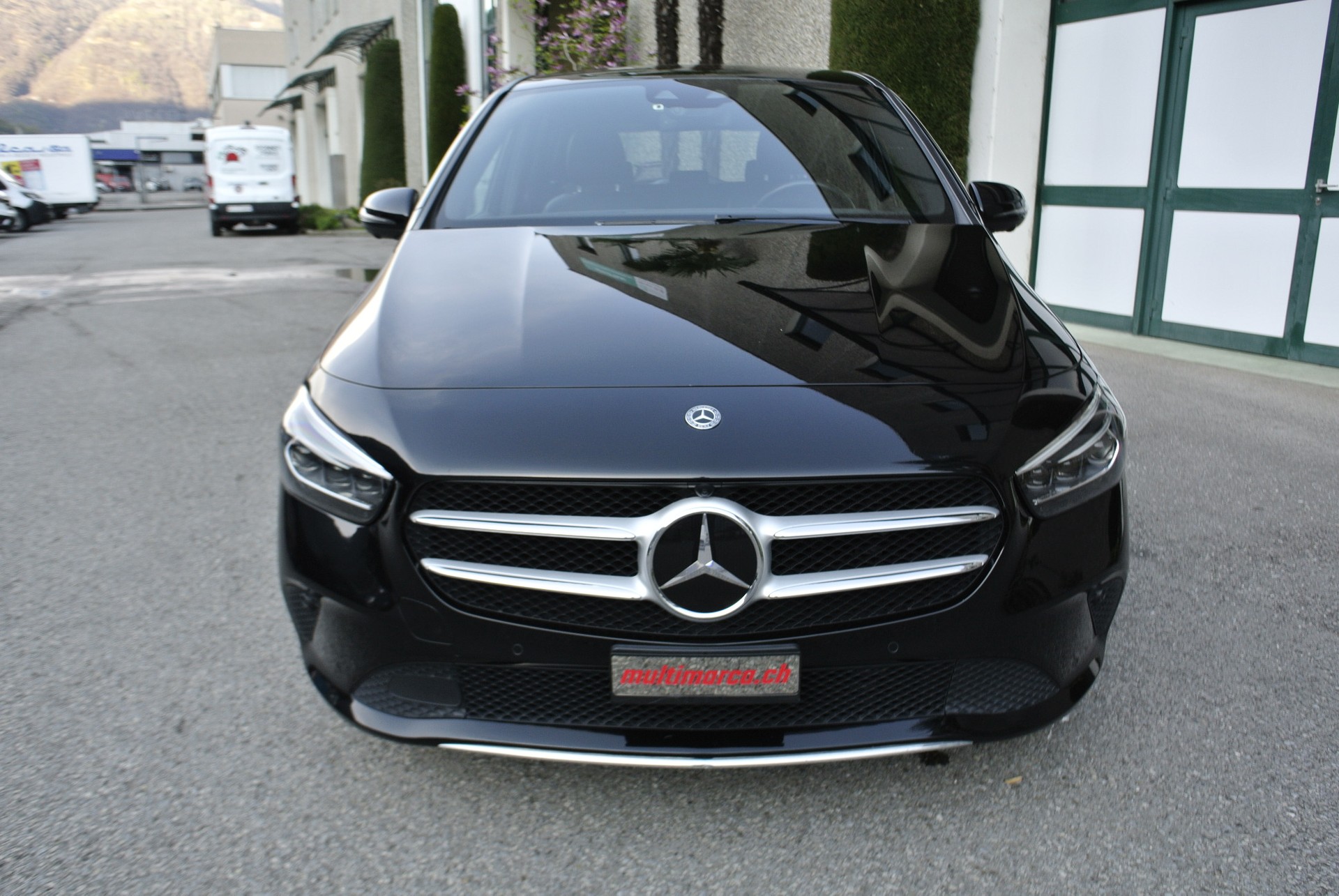 MERCEDES-BENZ B 220 d 4Matic Style 8G-DCT-showroom-element-2