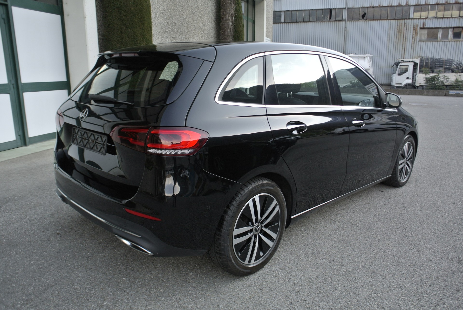 MERCEDES-BENZ B 220 d 4Matic Style 8G-DCT-image-17