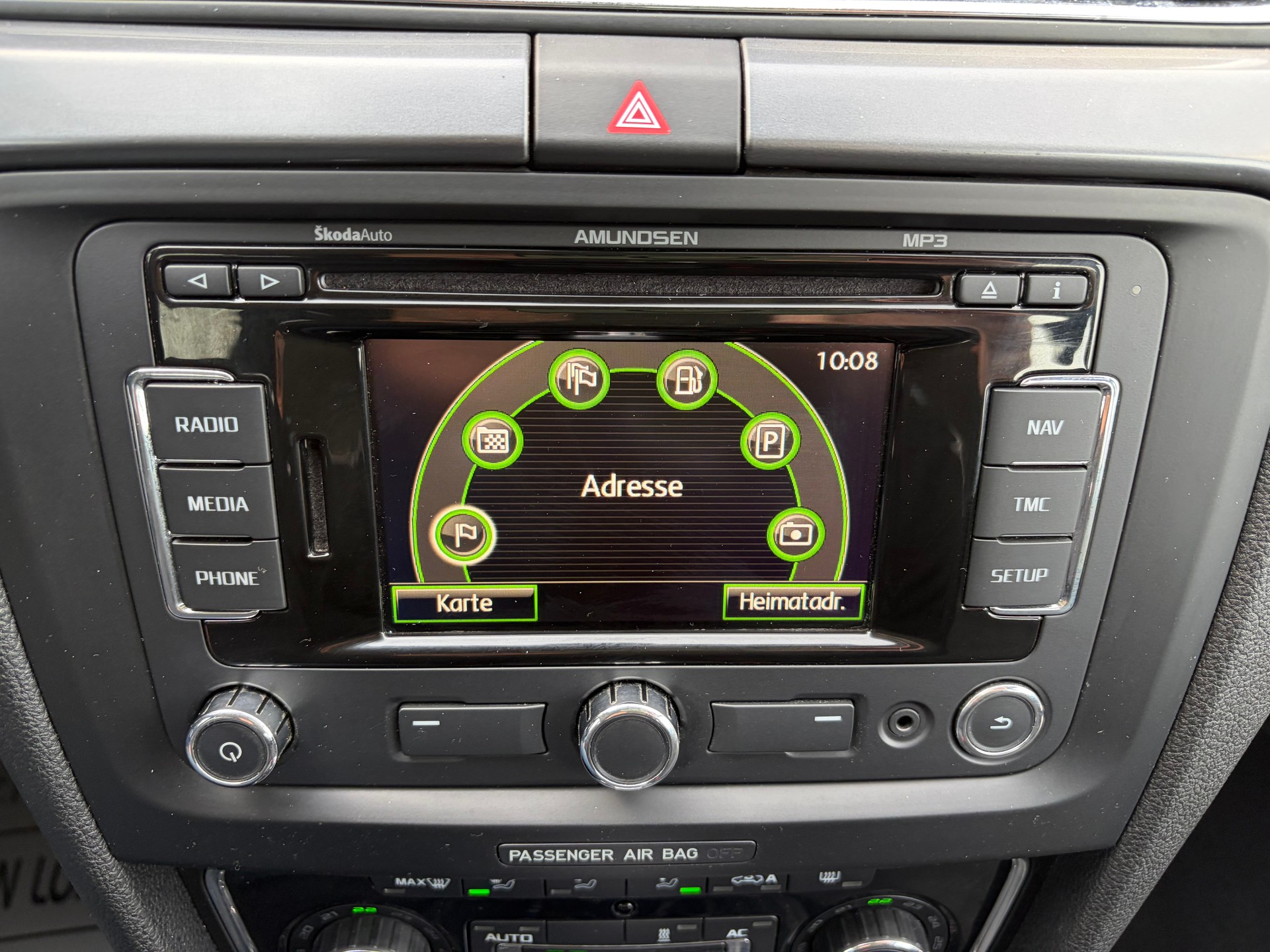 SKODA Superb Combi 2.0 TDi Ambition DSG-image-19