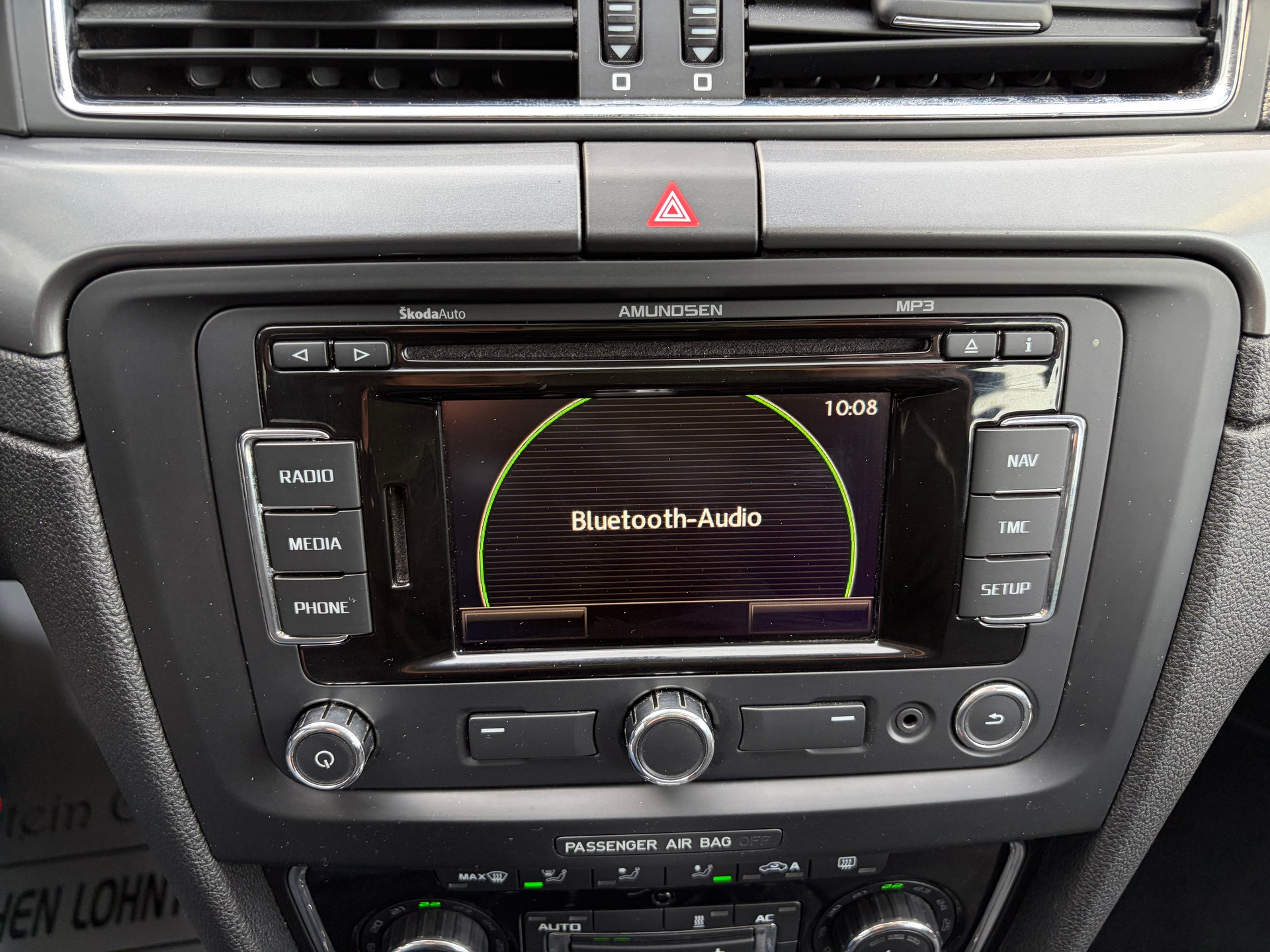 SKODA Superb Combi 2.0 TDi Ambition DSG-image-16