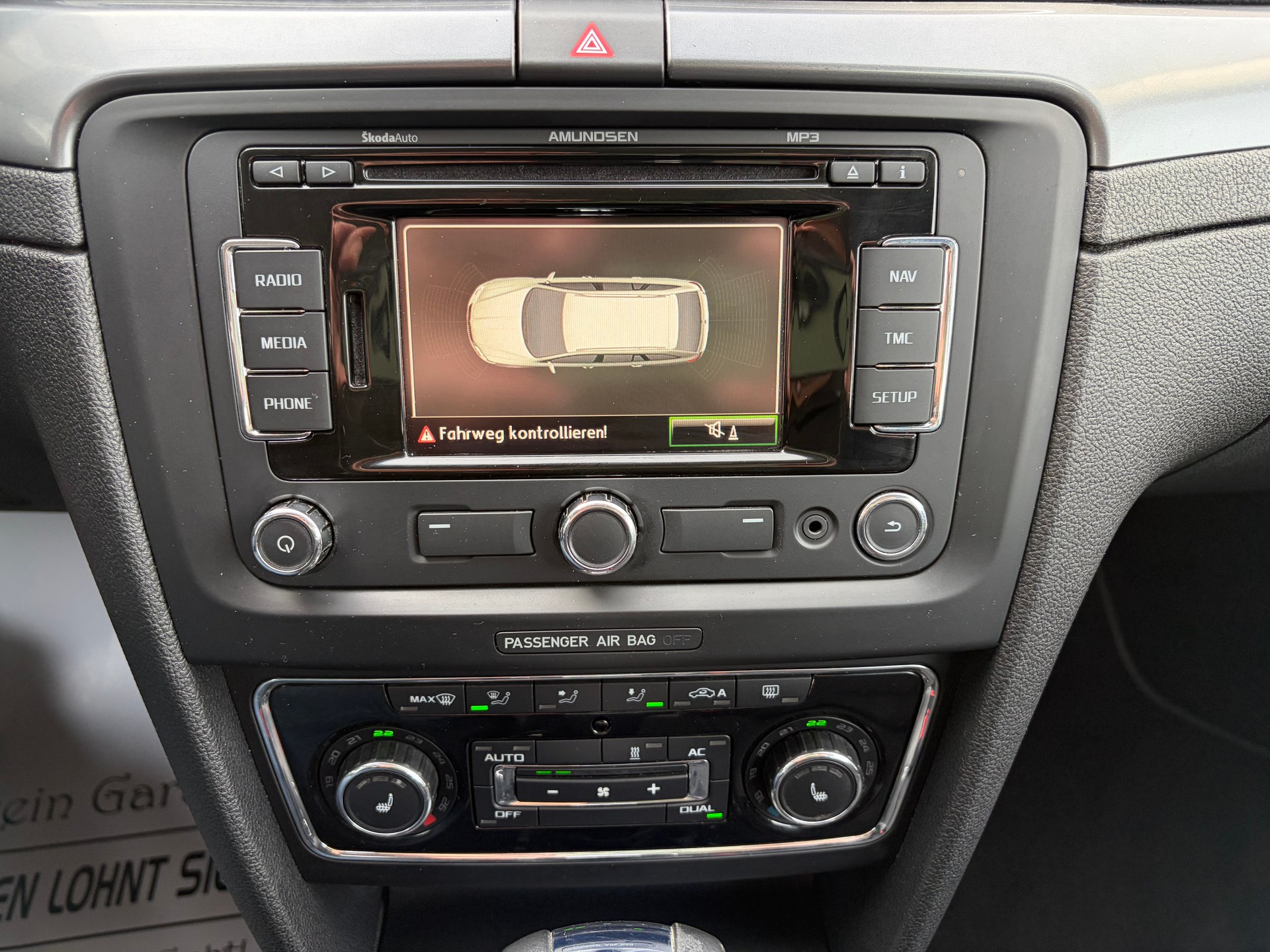 SKODA Superb Combi 2.0 TDi Ambition DSG-image-18