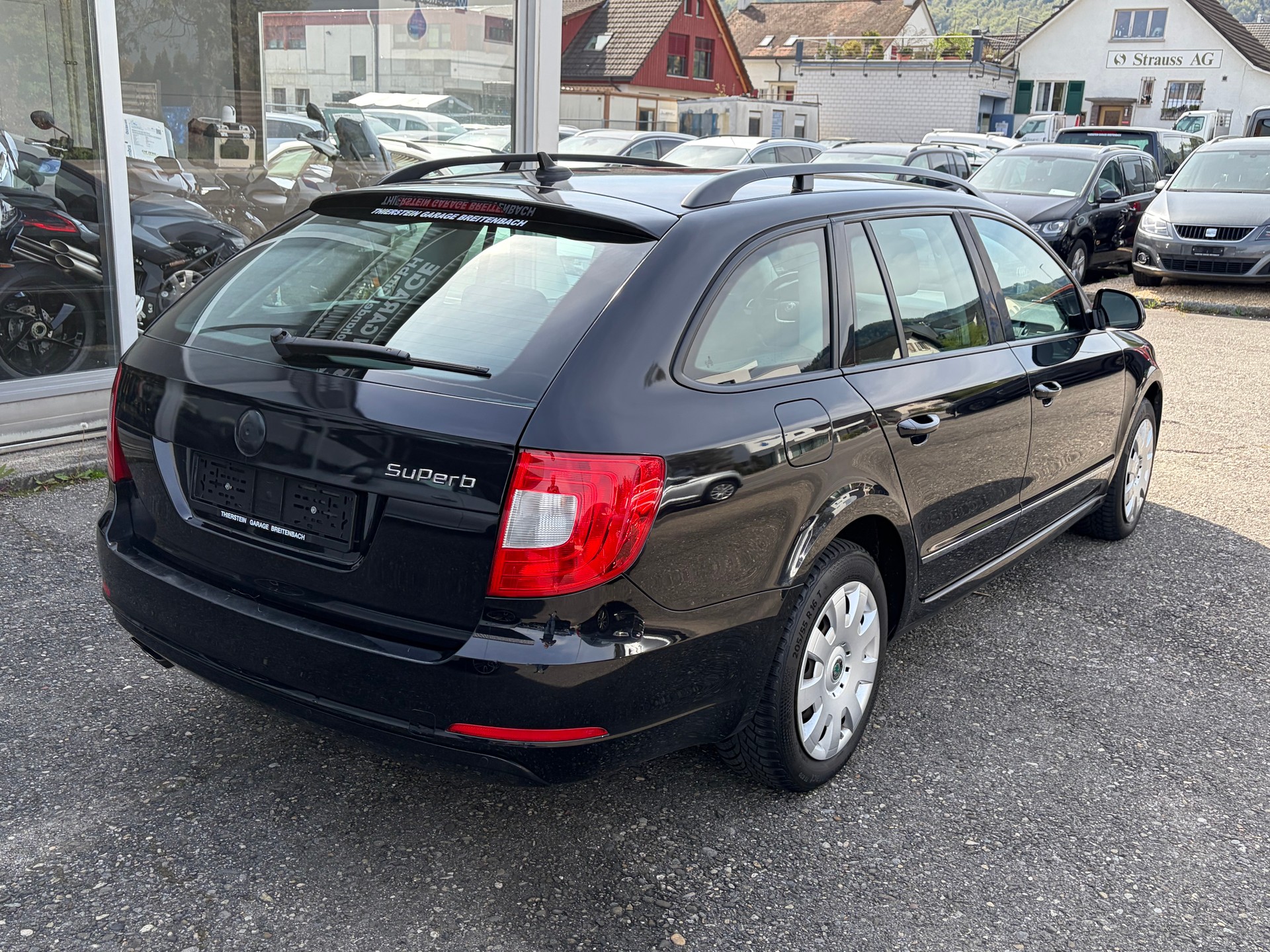 SKODA Superb Combi 2.0 TDi Ambition DSG-image-5