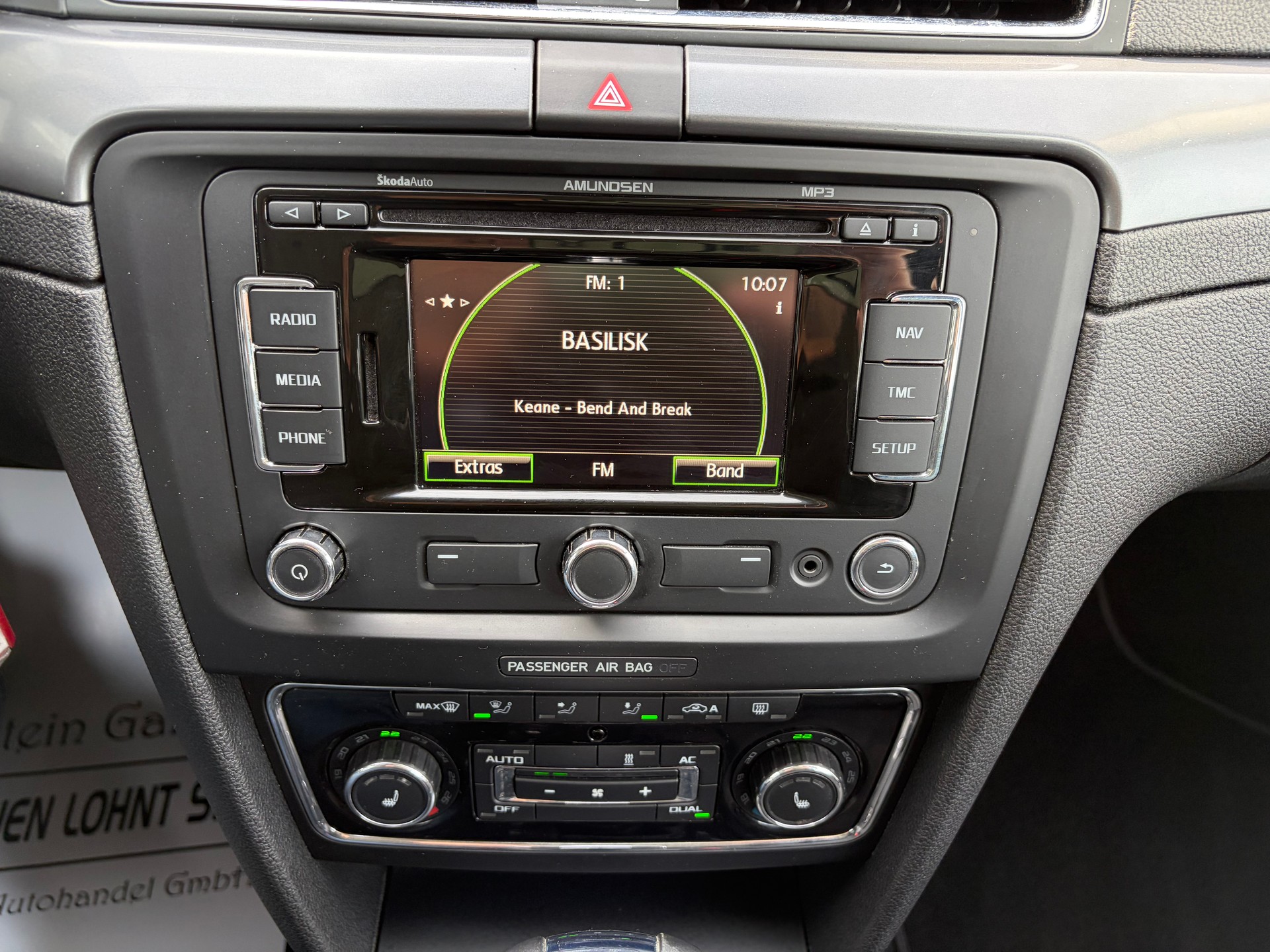 SKODA Superb Combi 2.0 TDi Ambition DSG-image-17