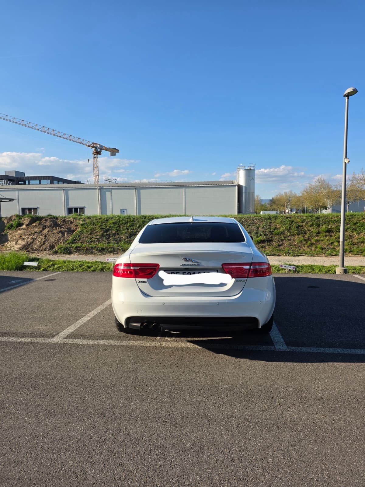 JAGUAR XE 20d R-Sport Automat-image-3