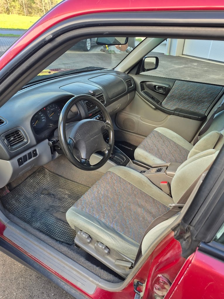 SUBARU Forester 2.0 A-image-9