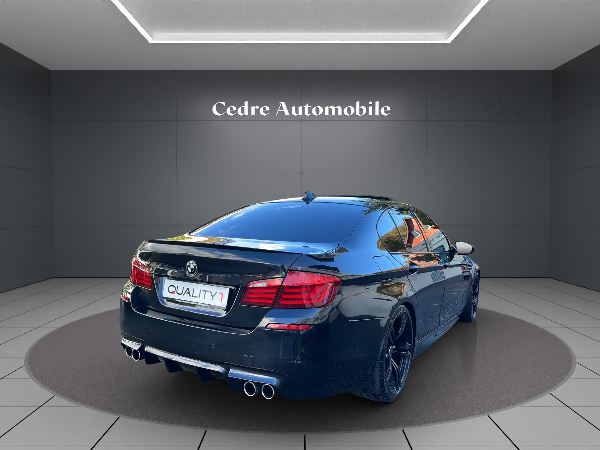 BMW M5 Drivelogic-showroom-element-3