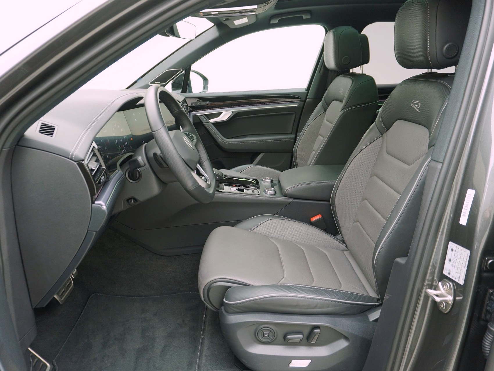 VW Touareg 3.0 V6 TSI R-Line Black Style 4Motion **Vollausstattung**-image-10