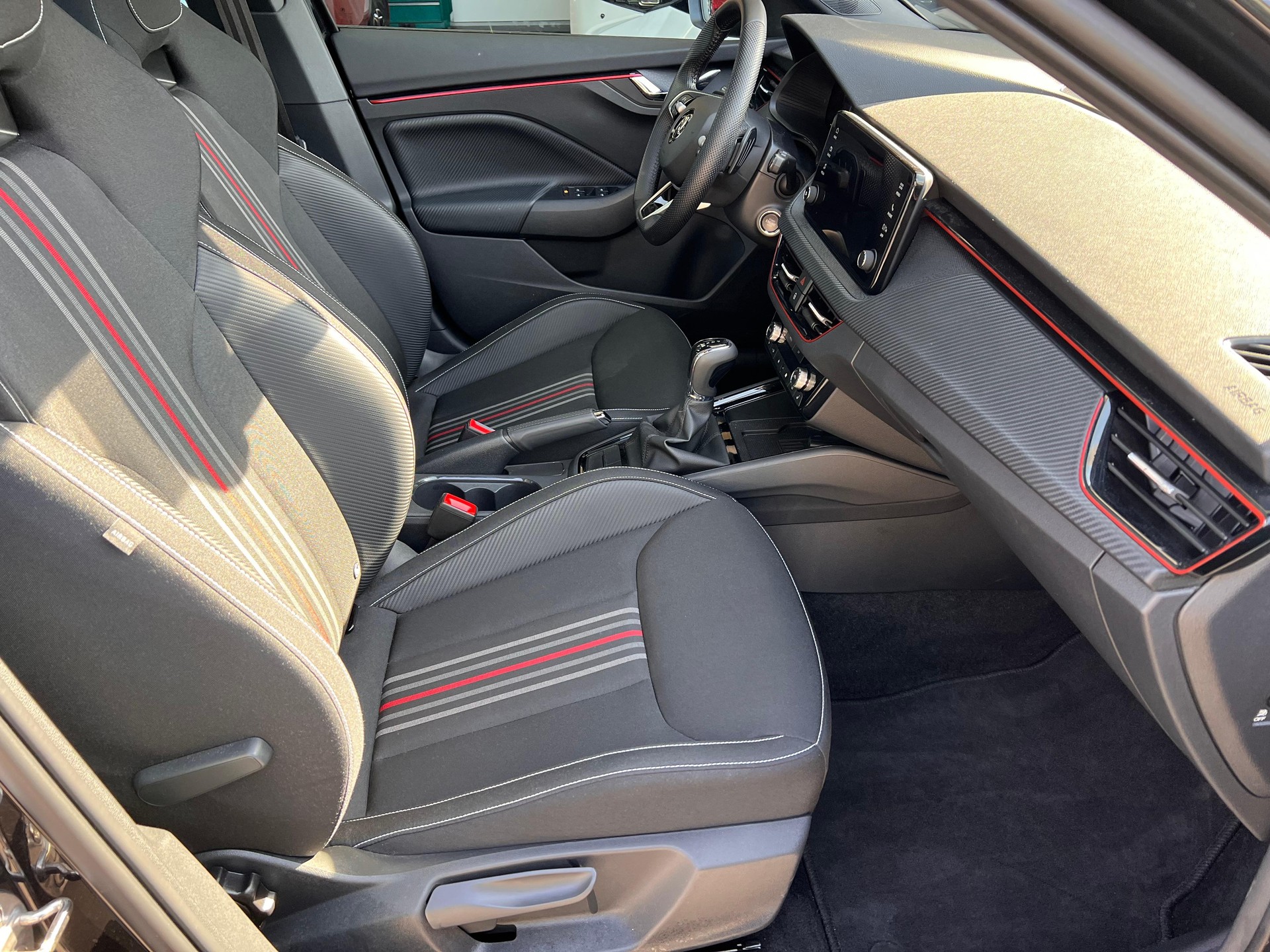 SKODA Kamiq 1.0 TSI Monte Carlo DSG-image-12