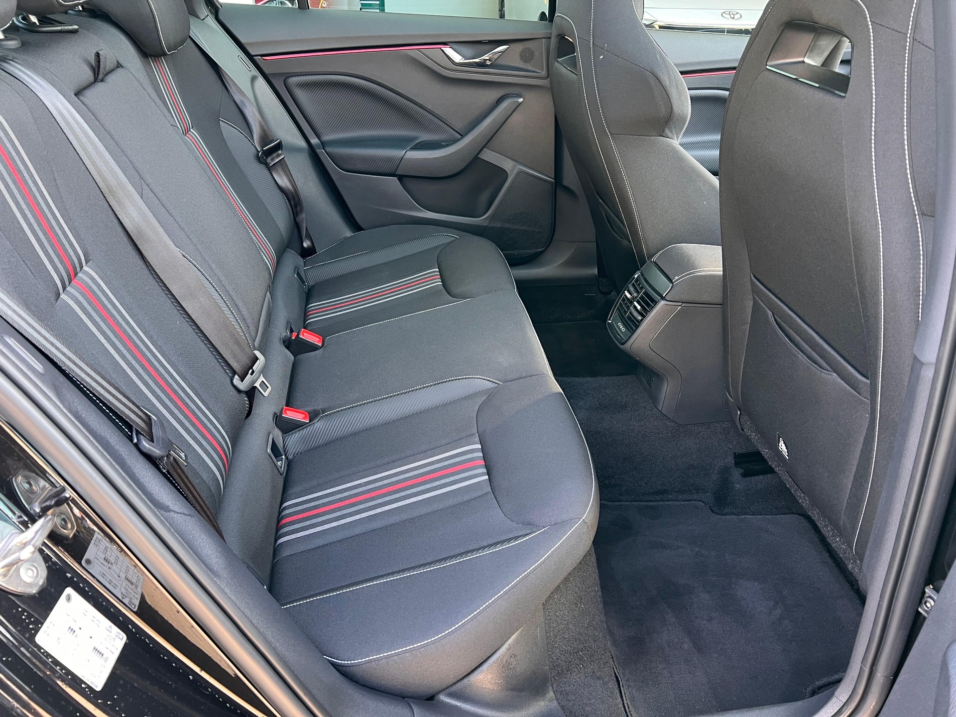 SKODA Kamiq 1.0 TSI Monte Carlo DSG-image-11