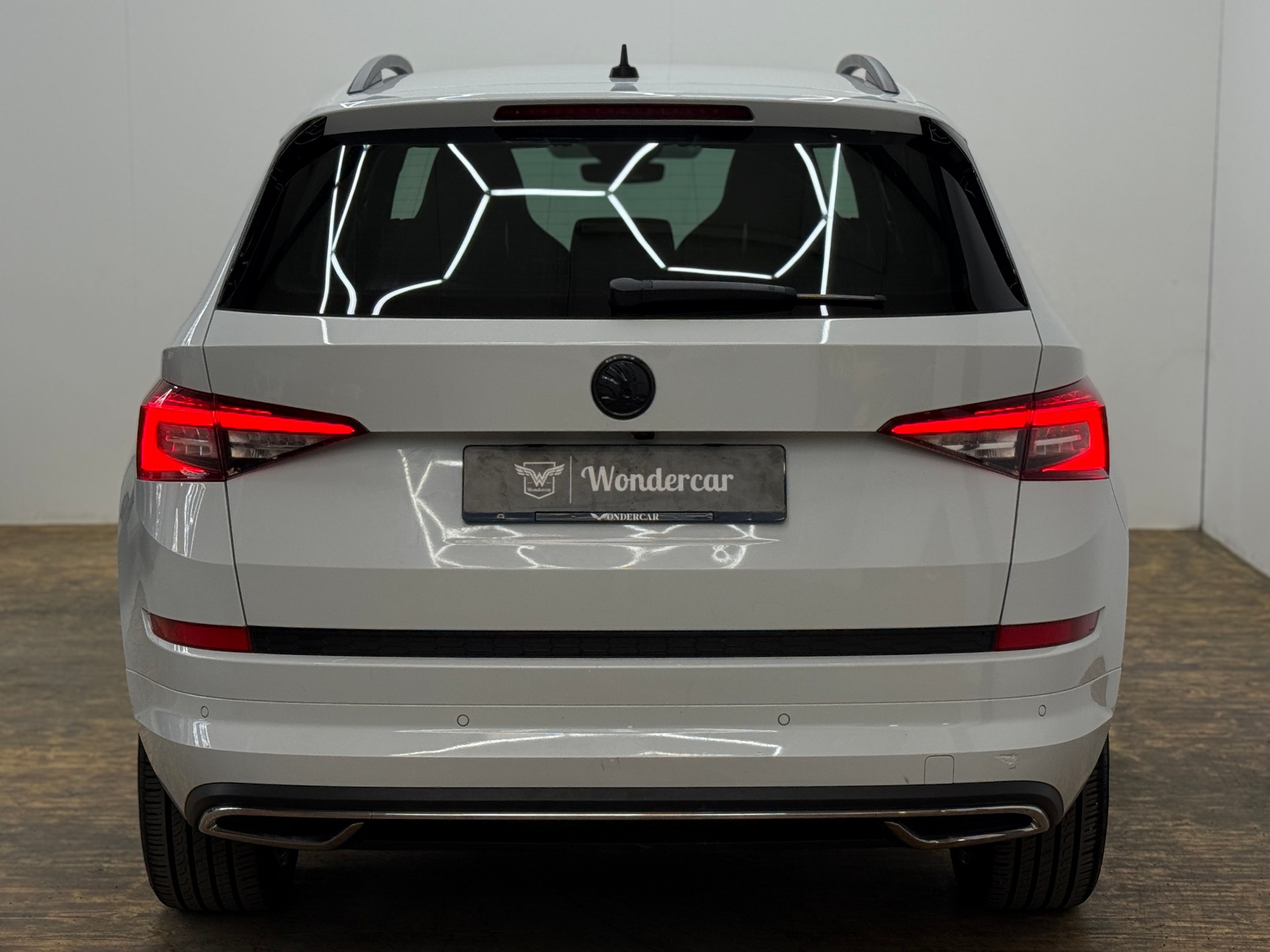 SKODA Kodiaq 2.0 TDI CR Sport Line 4x4 DSG ~AHK~7-PLÄTZER~-image-11