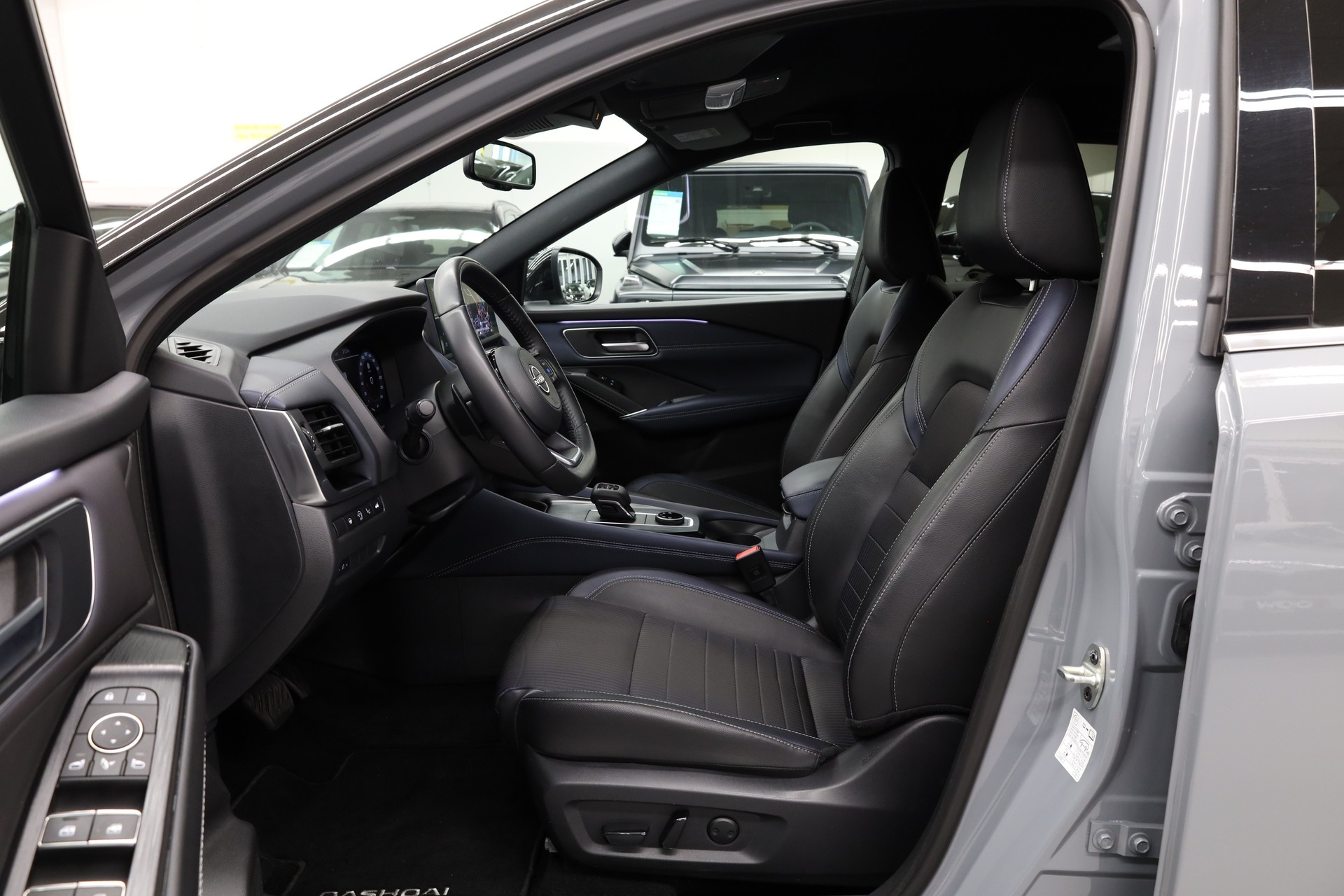 NISSAN Qashqai 1.3 DIG-T Tekna 4x4-image-13