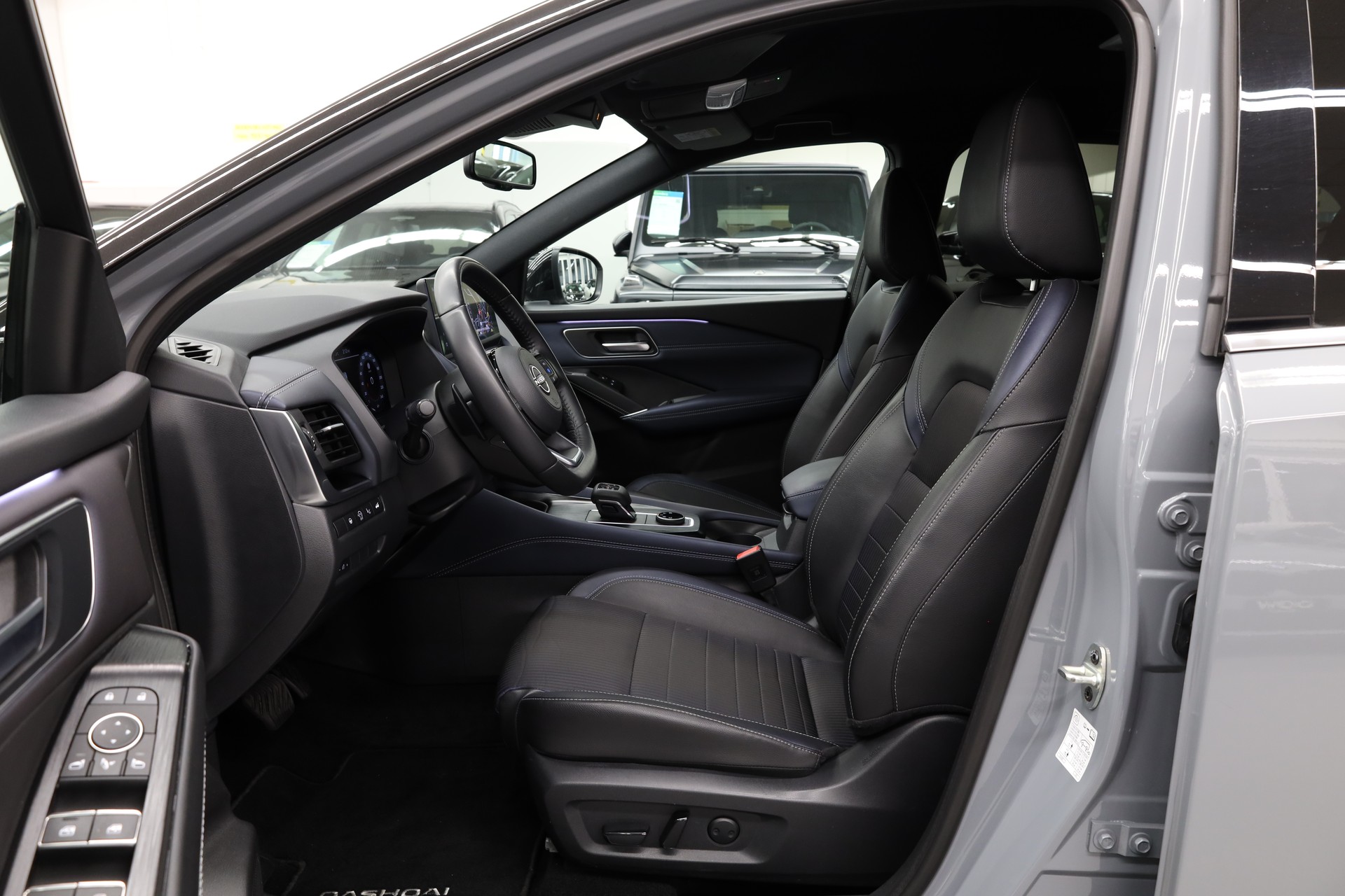 NISSAN Qashqai 1.3 DIG-T Tekna 4x4-image-13