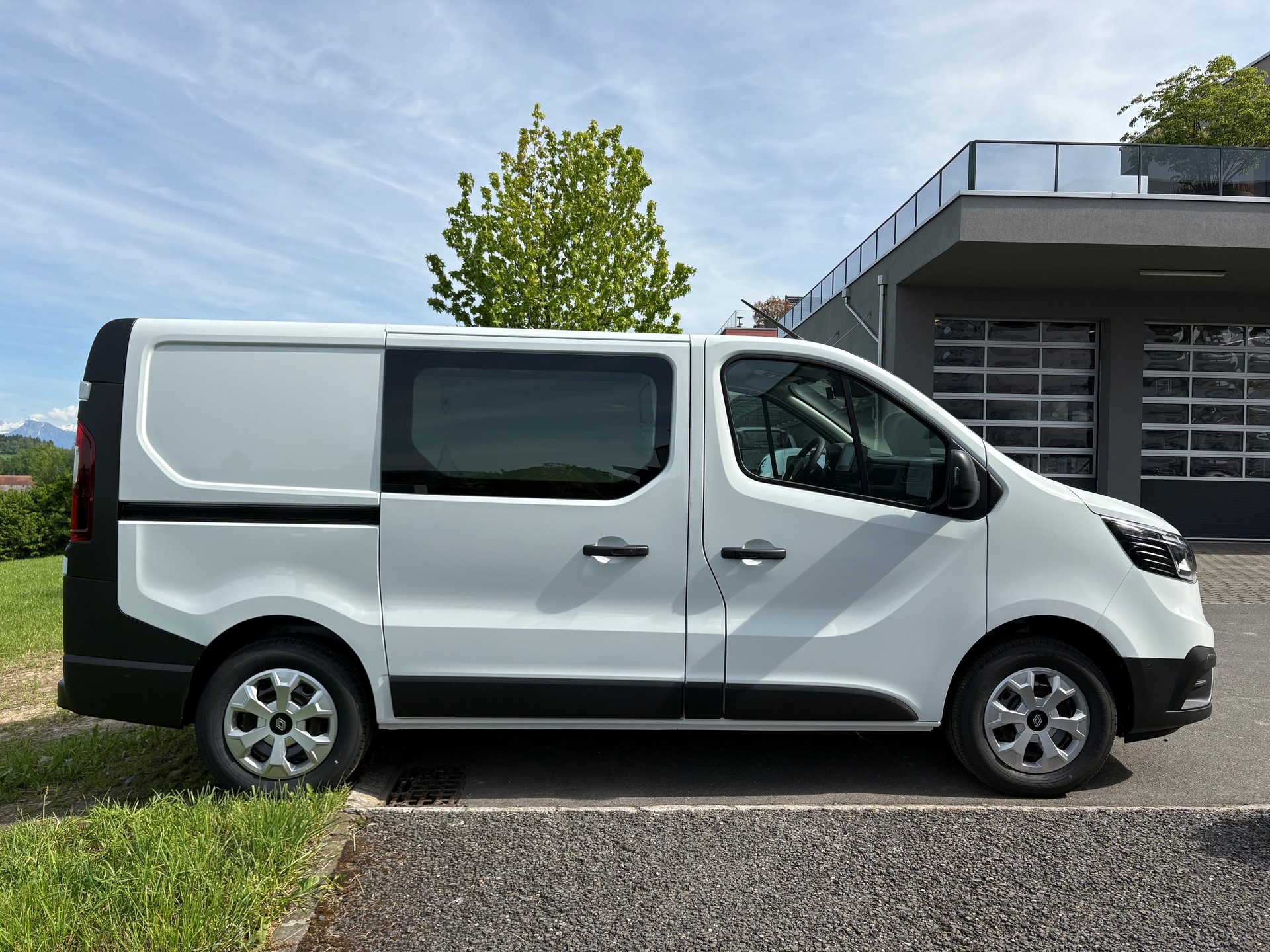 RENAULT Trafic 2.0 Blue dCi 130 Advance L1H1 EN-image-3