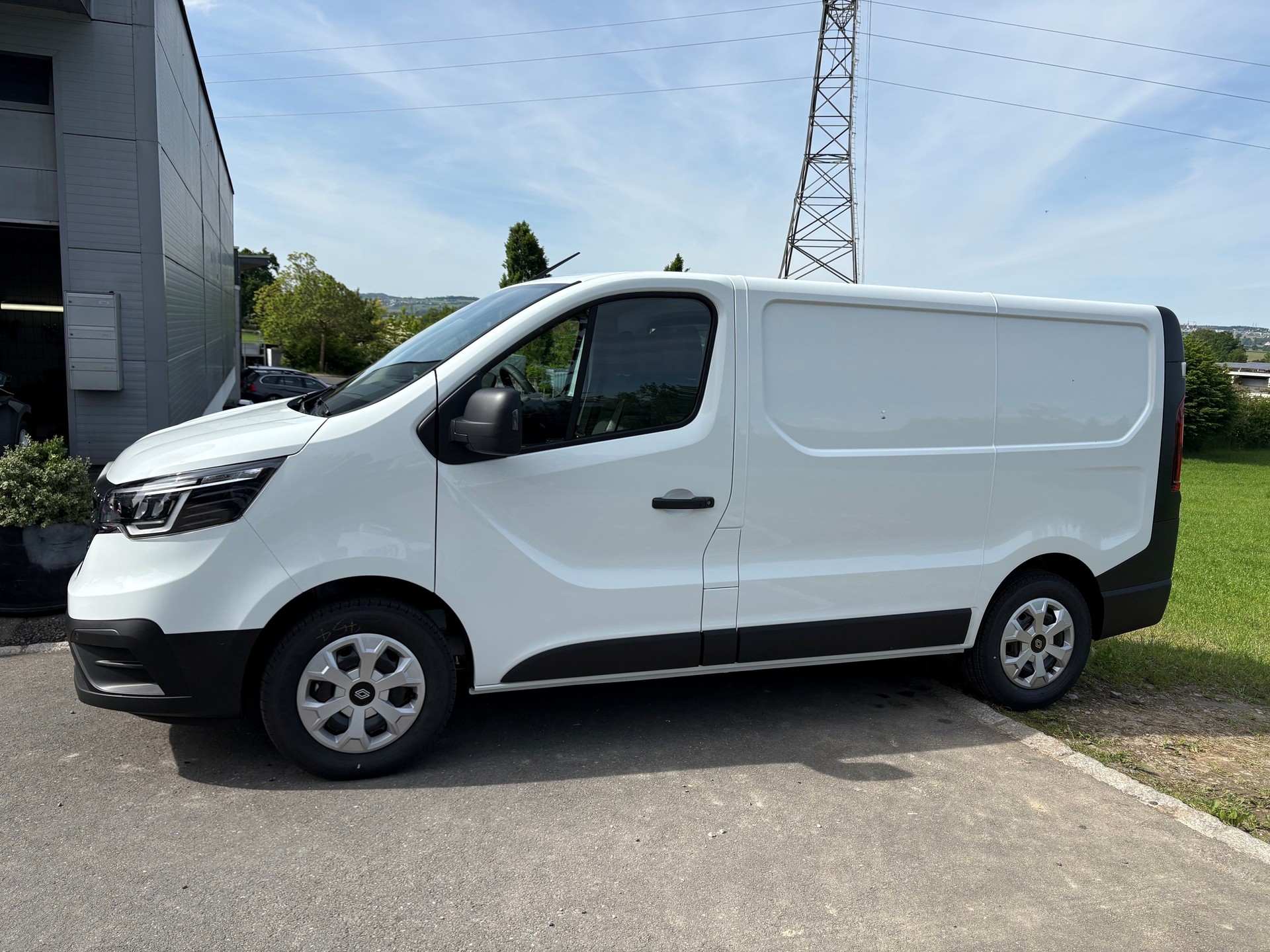 RENAULT Trafic 2.0 Blue dCi 130 Advance L1H1 EN-image-1