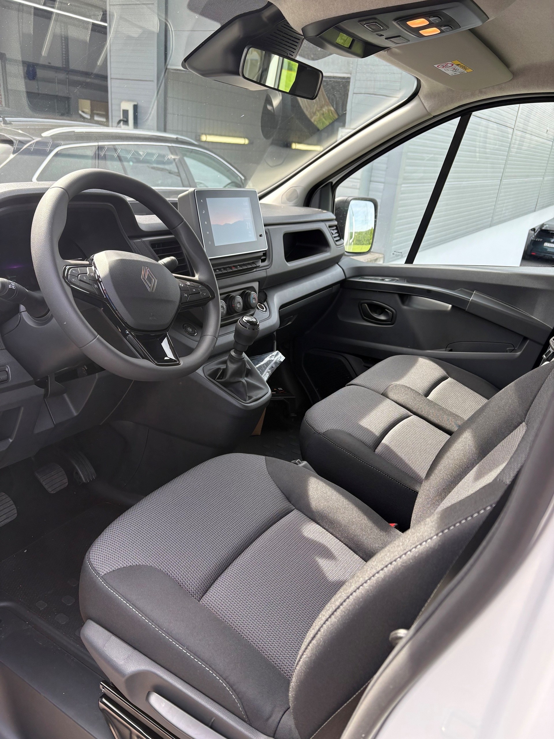 RENAULT Trafic 2.0 Blue dCi 130 Advance L1H1 EN-image-4