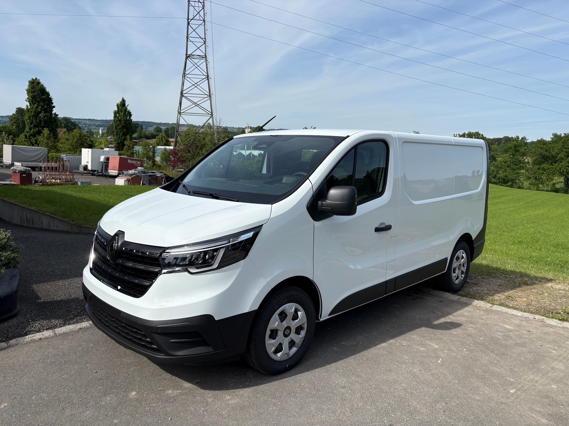 RENAULT Trafic 2.0 Blue dCi 130 Advance L1H1 EN