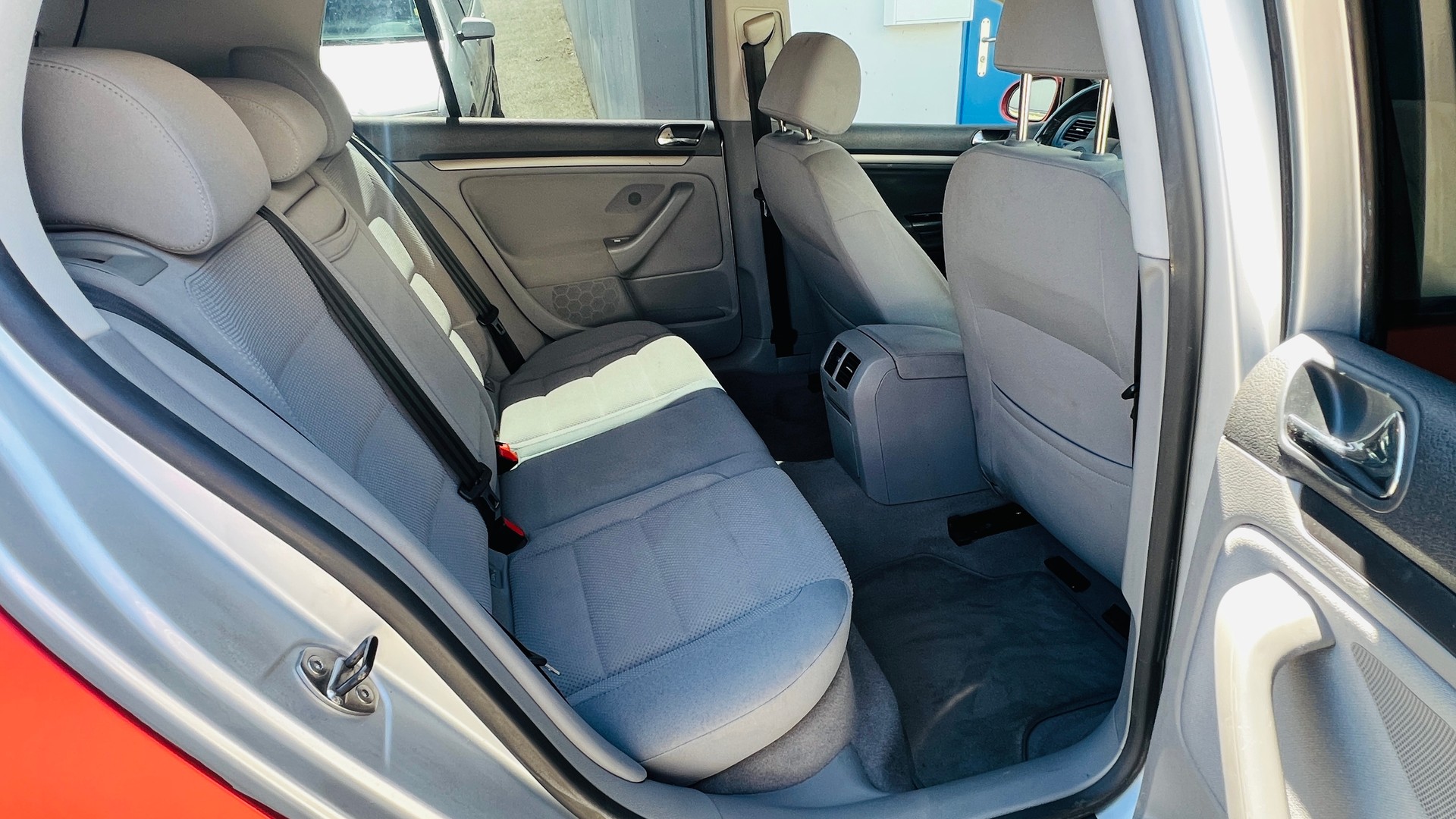 VW GOLF-image-13