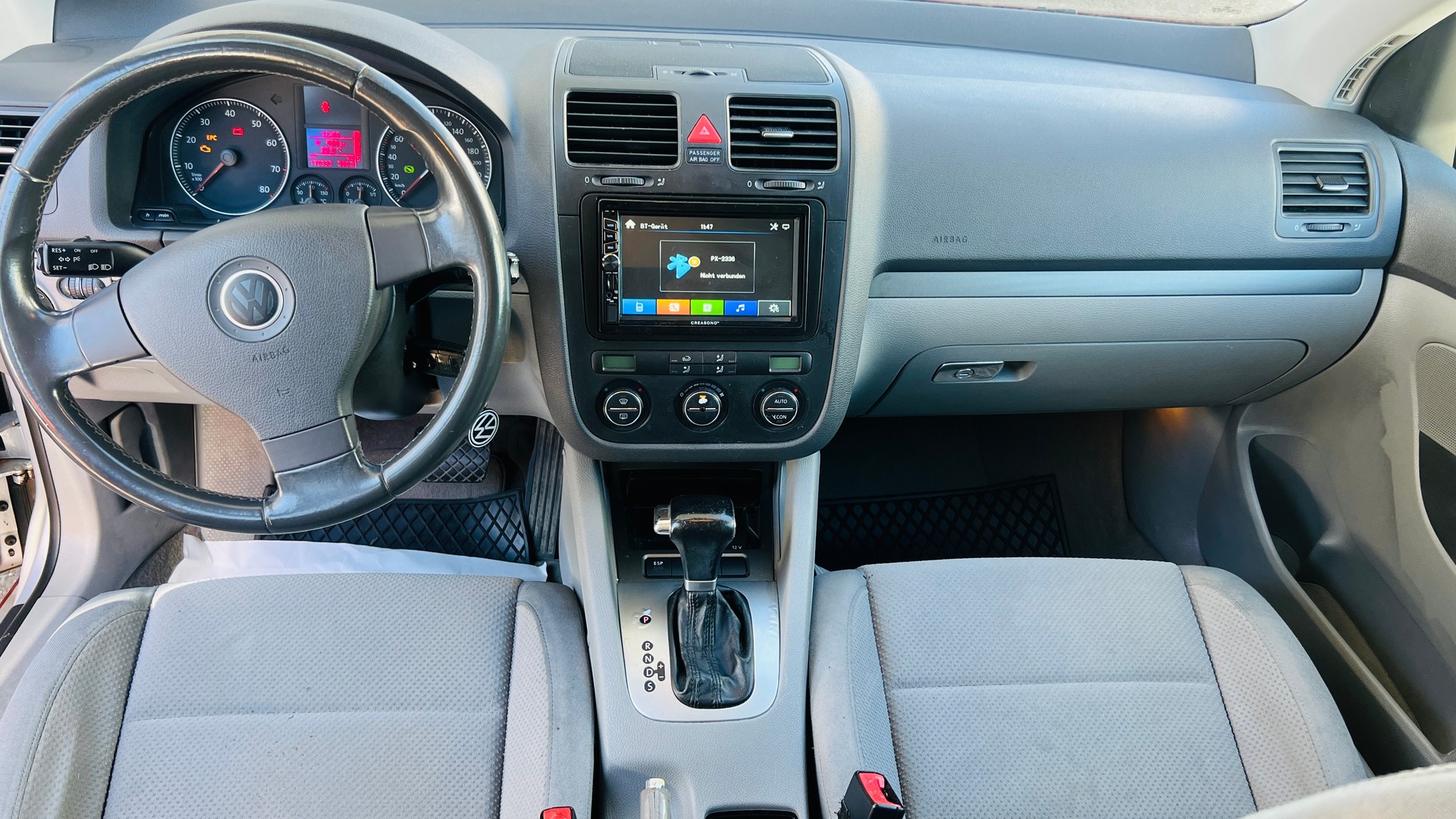 VW GOLF-image-10