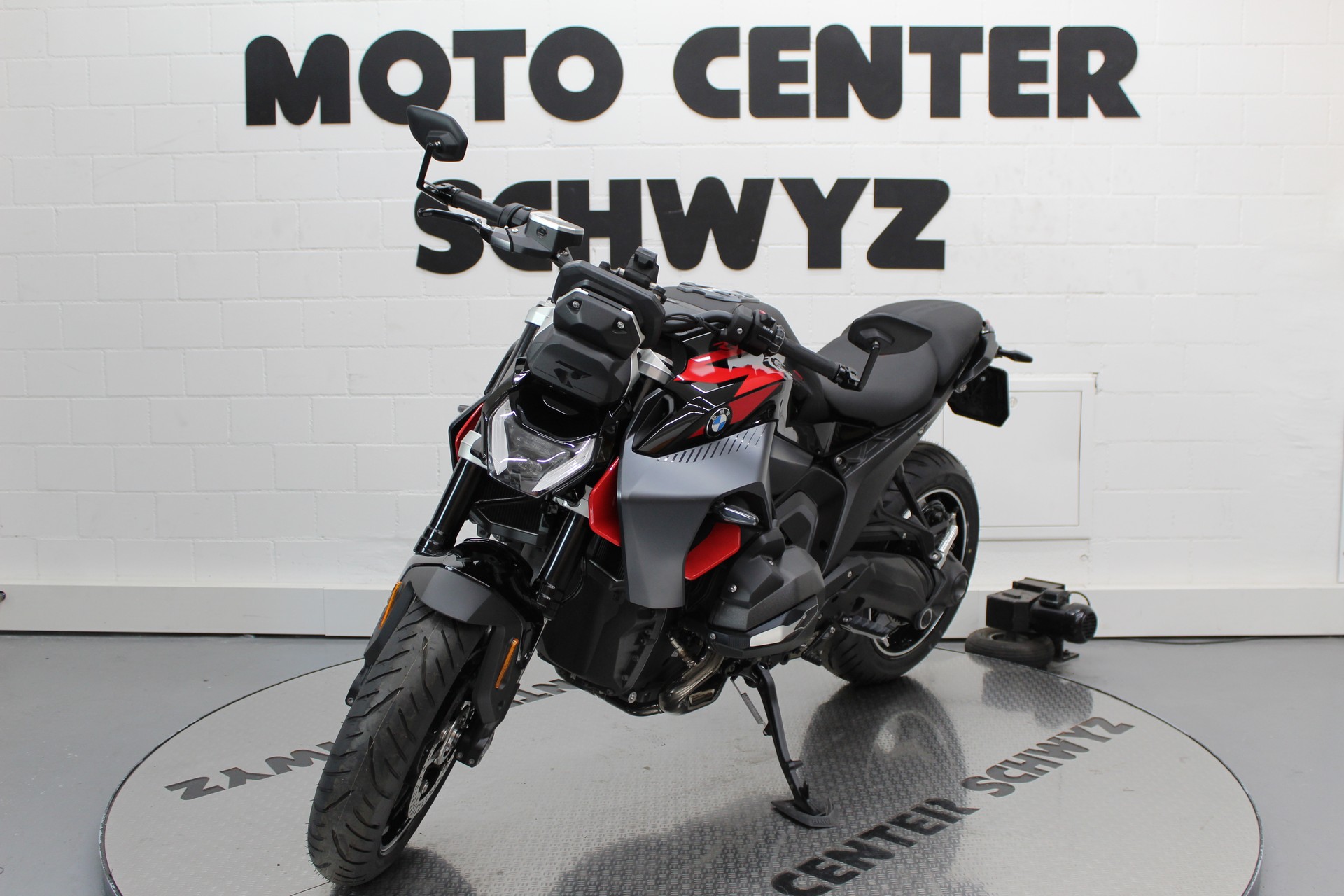 BMW R 1300 R-showroom-element-3