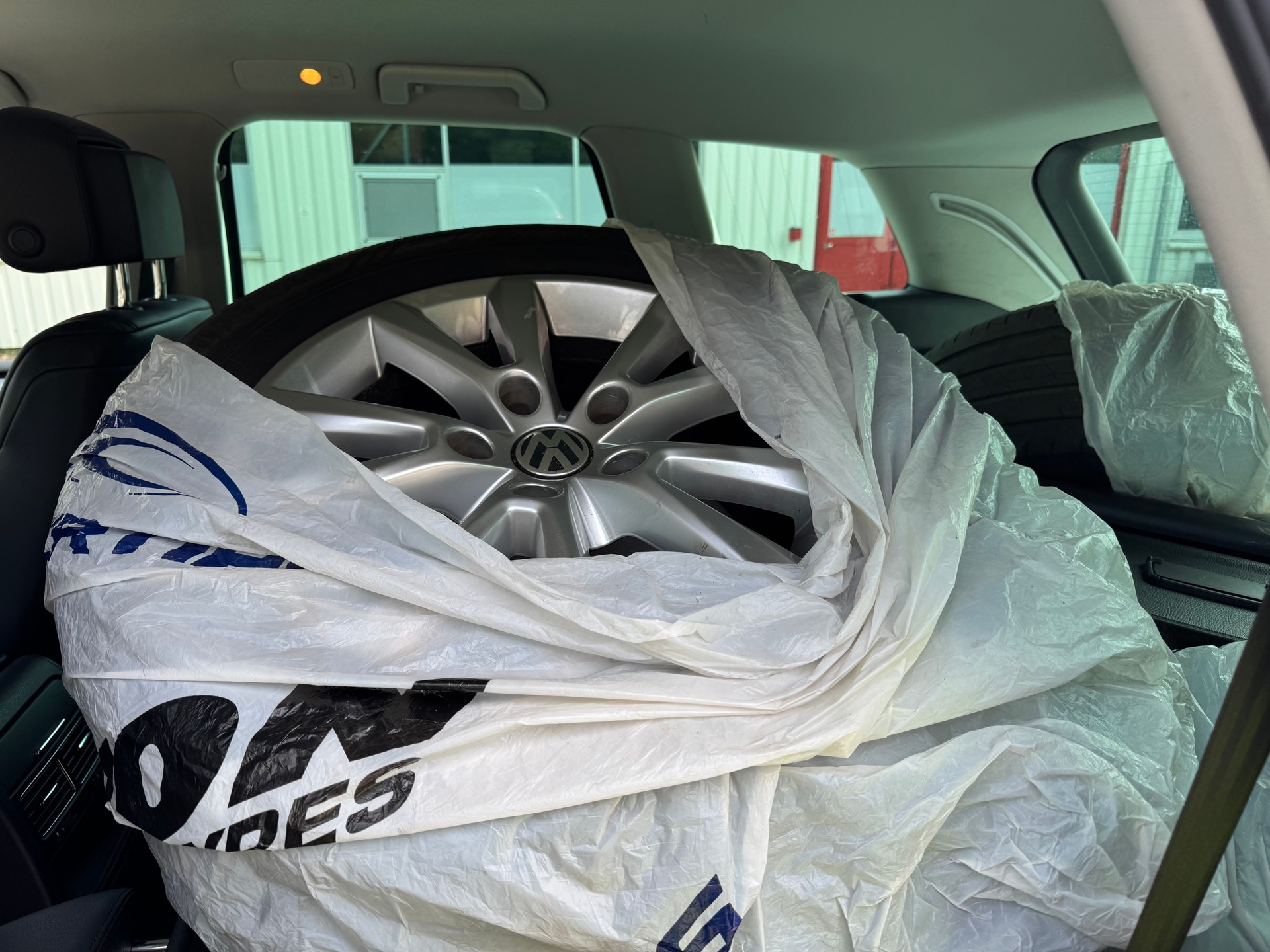 VW Touareg 3.0 TDI BlueMotion Technology Tiptronic-image-13