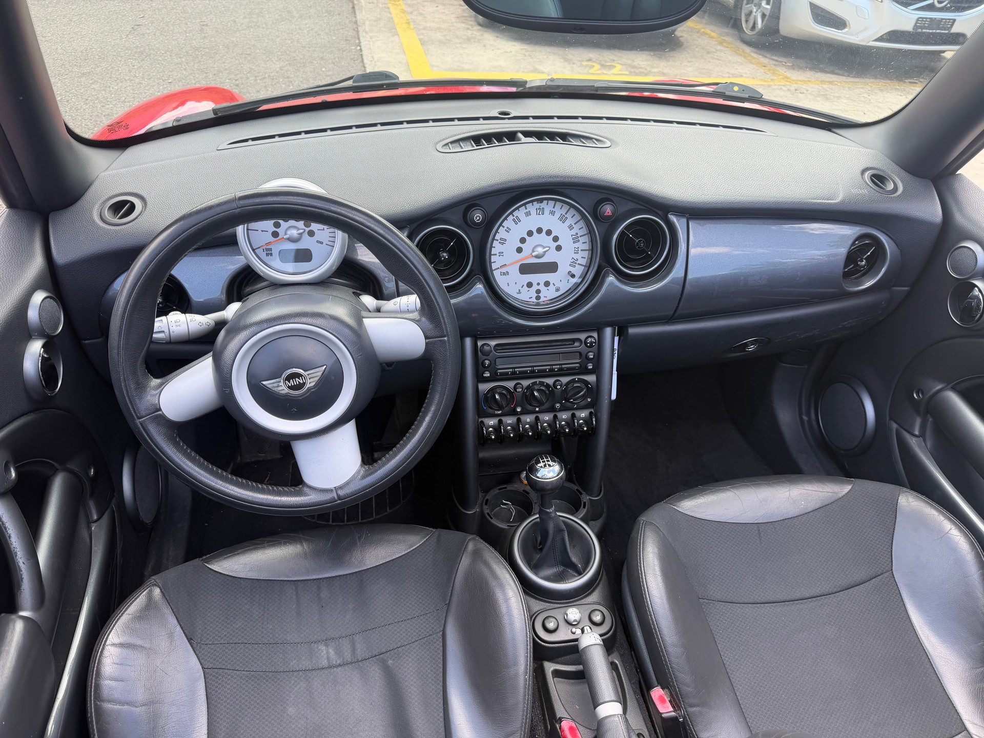 MINI Cooper Cabriolet-image-5