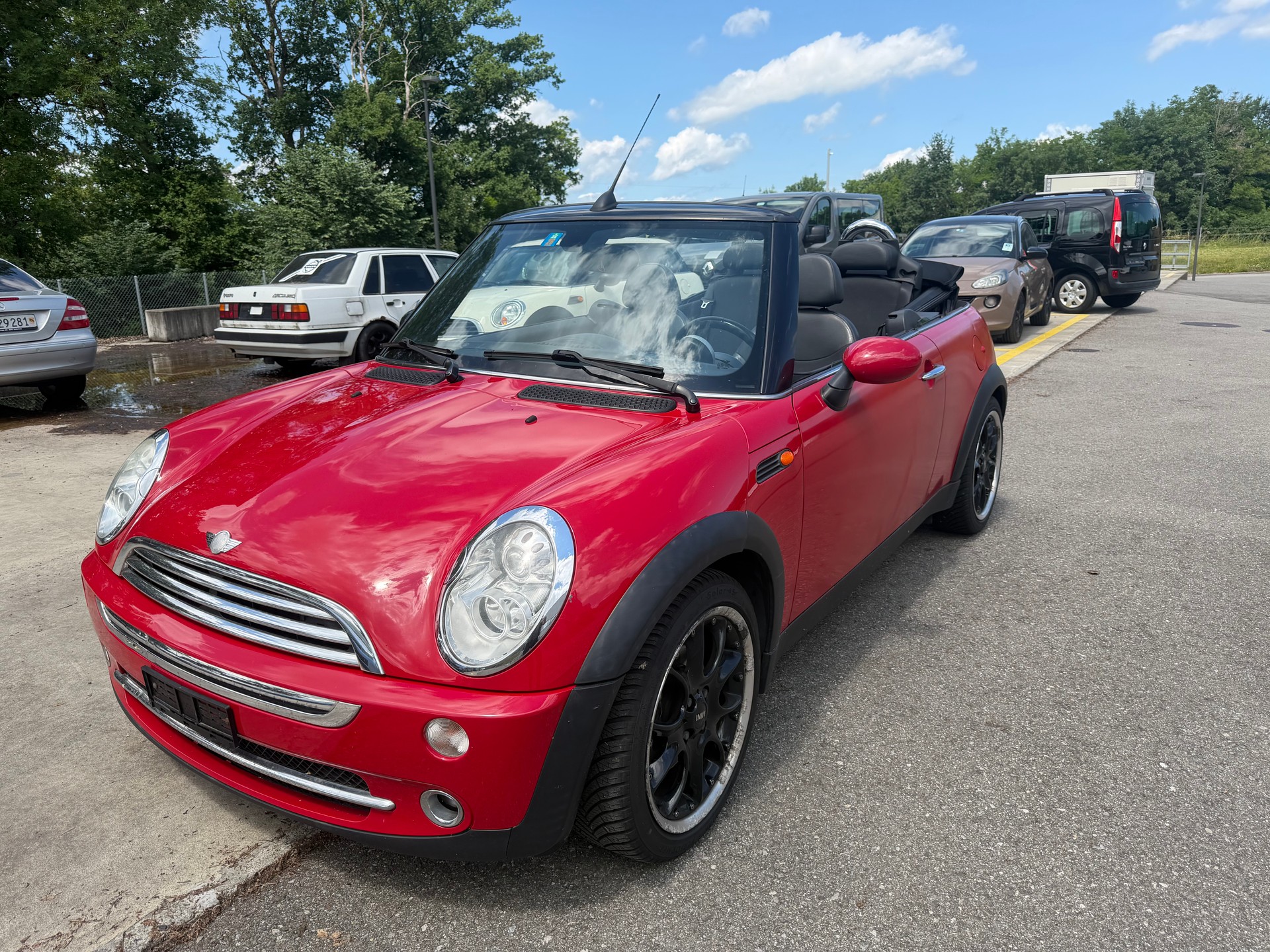 MINI Cooper Cabriolet-image-0